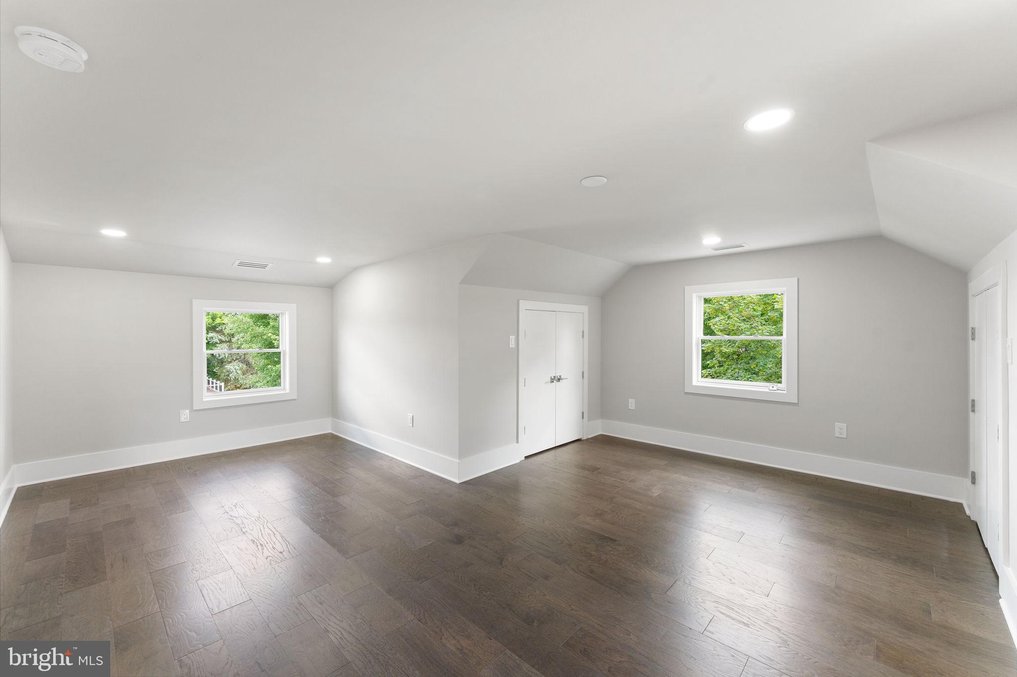 ARLINGTON VIEW - Residential