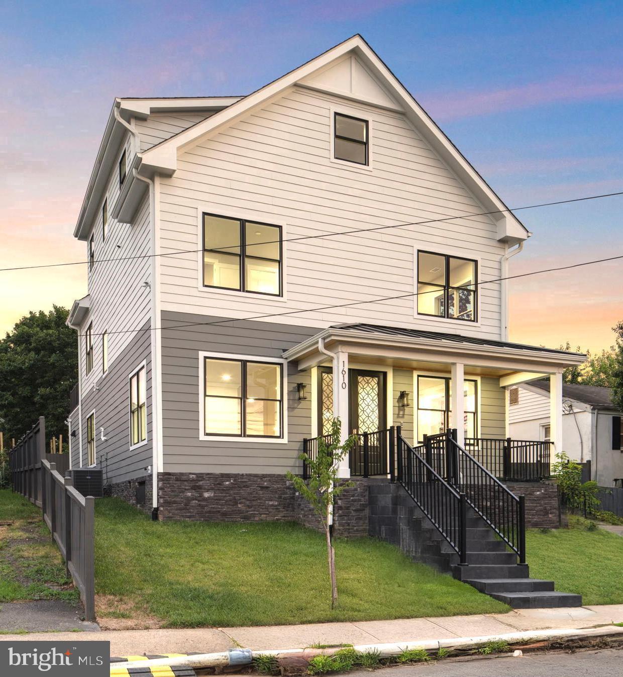 ARLINGTON VIEW - Residential