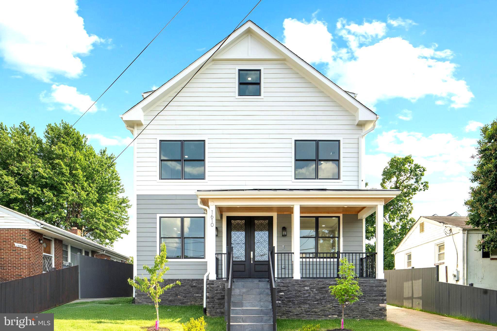 ARLINGTON VIEW - Residential