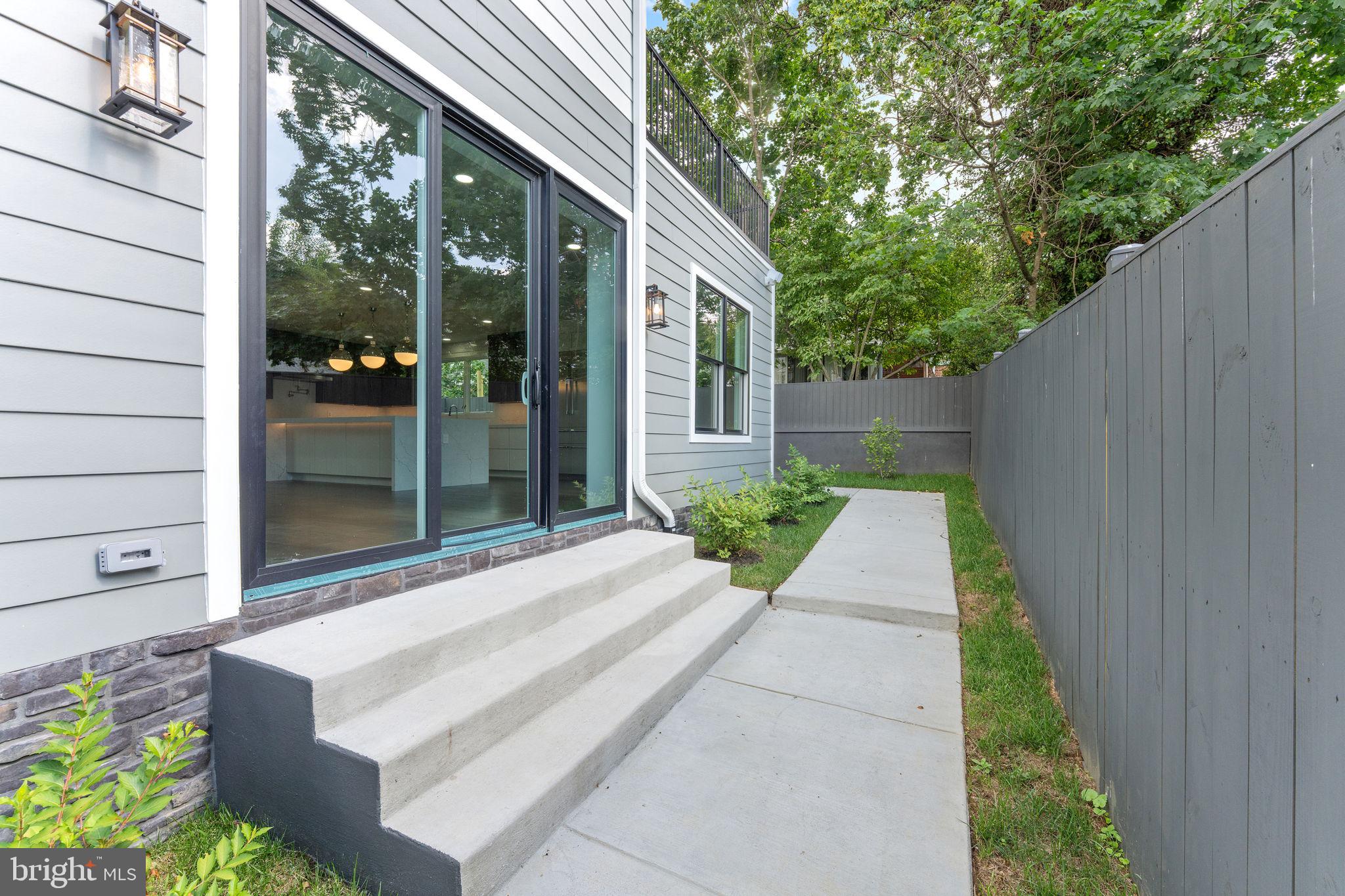 ARLINGTON VIEW - Residential