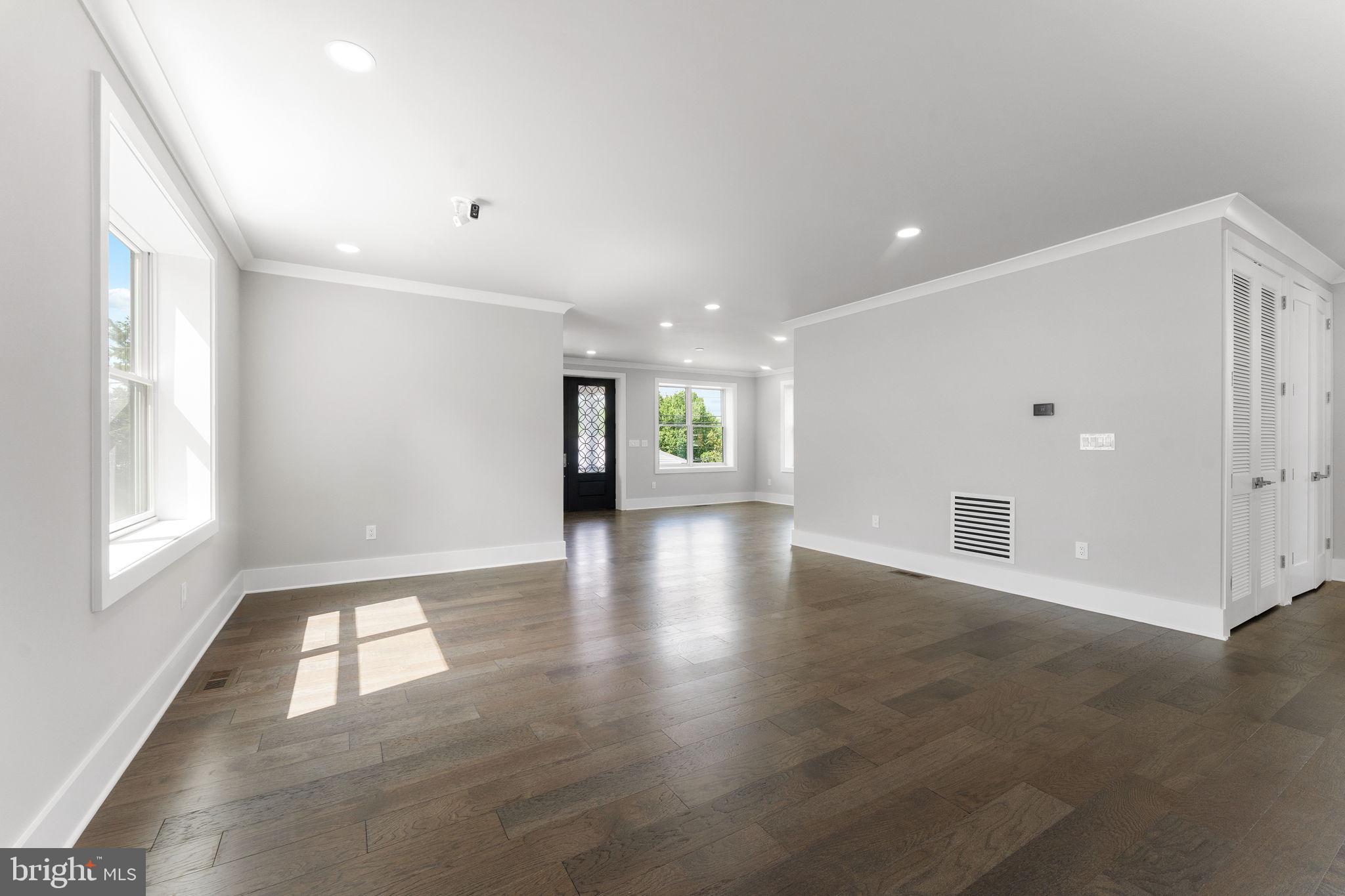 ARLINGTON VIEW - Residential