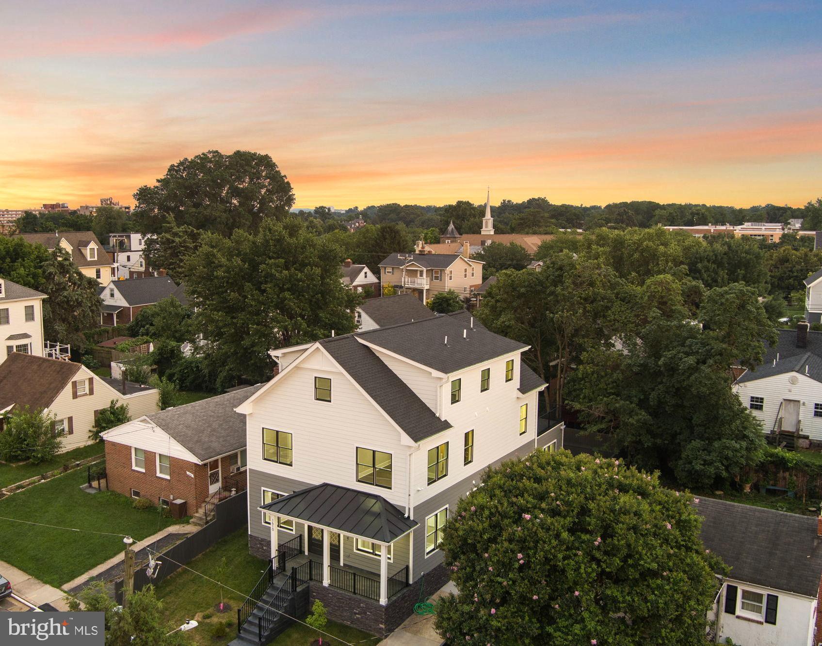 ARLINGTON VIEW - Residential