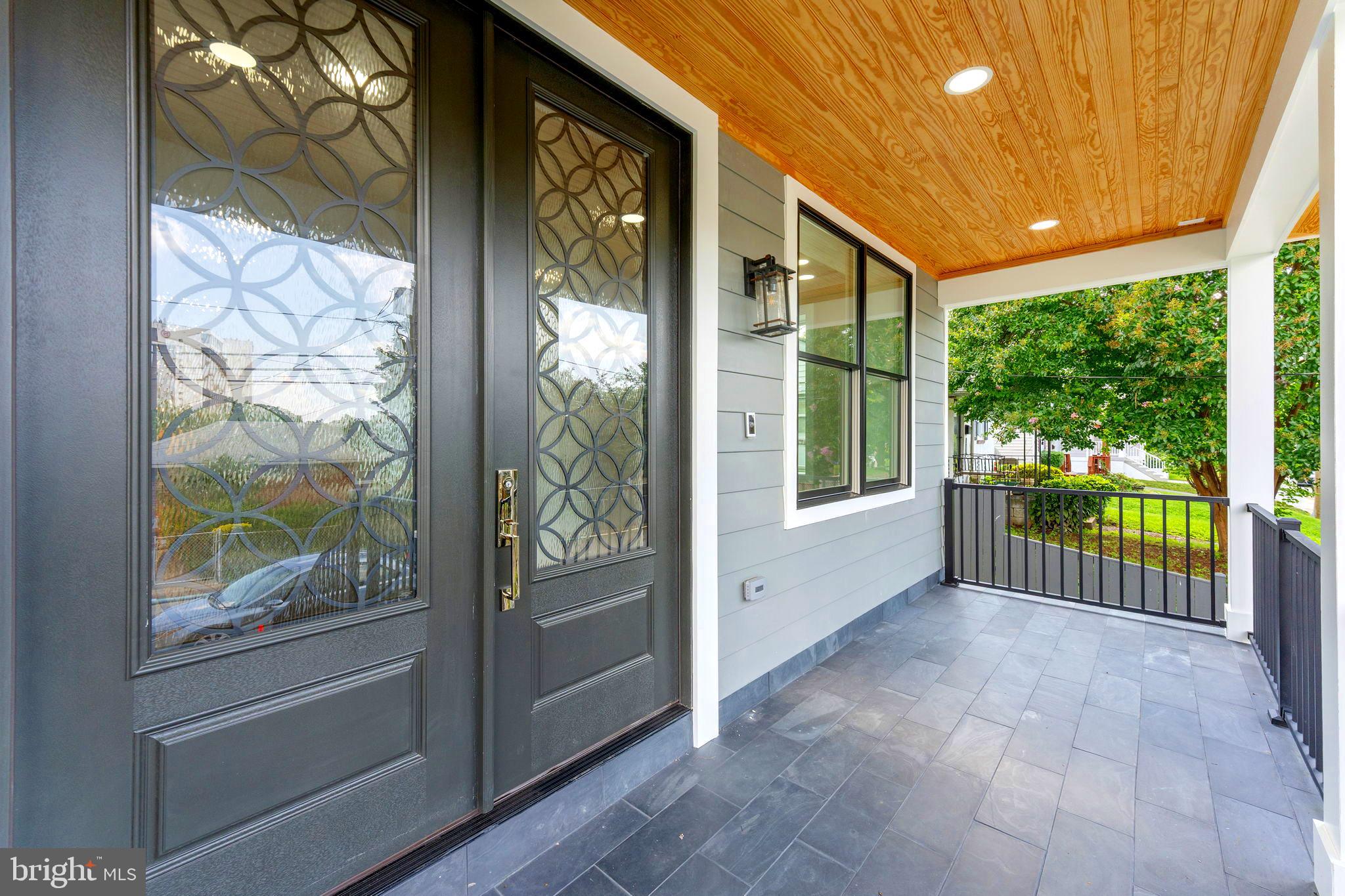 ARLINGTON VIEW - Residential