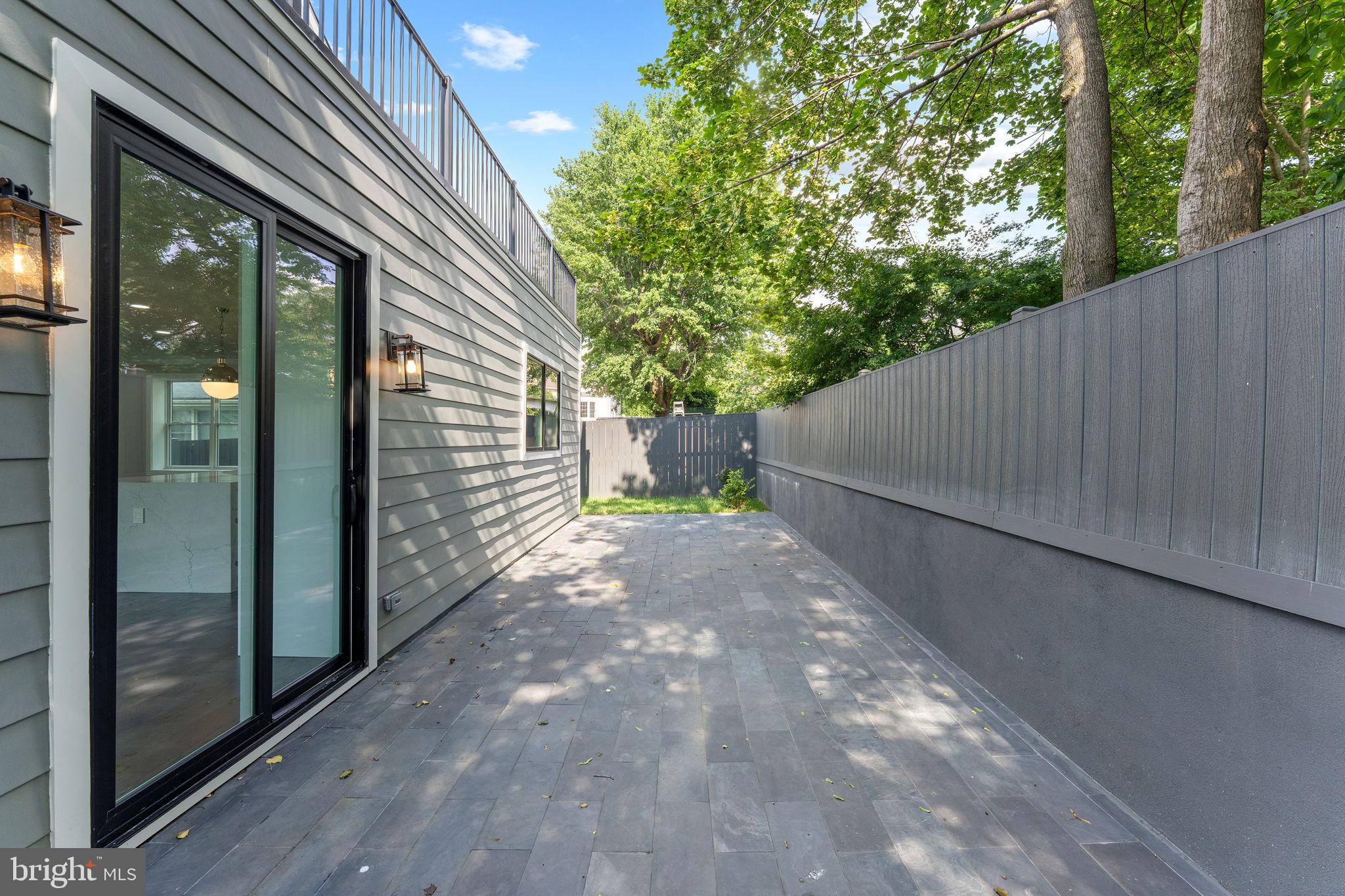 ARLINGTON VIEW - Residential