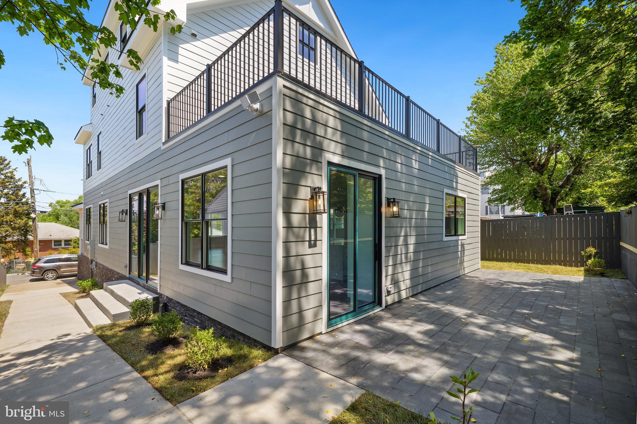 ARLINGTON VIEW - Residential