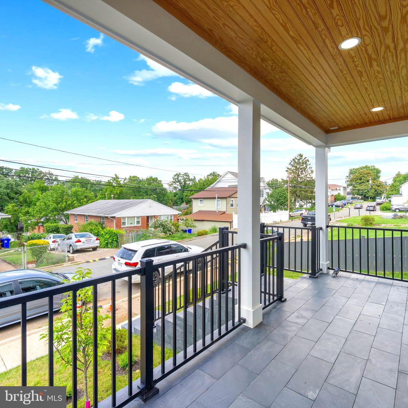 ARLINGTON VIEW - Residential