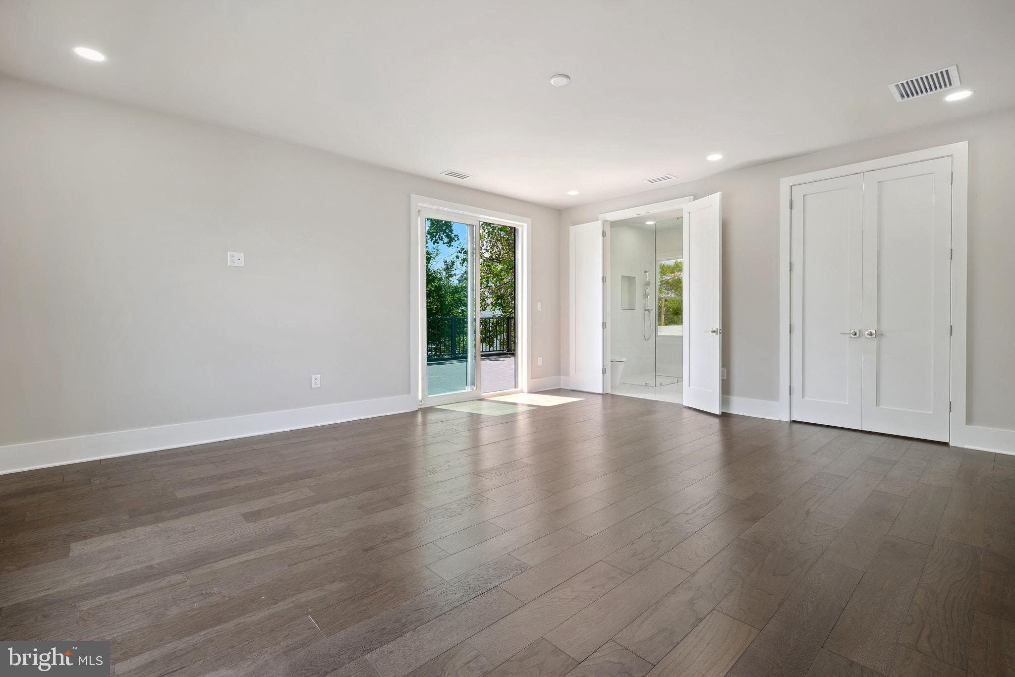 ARLINGTON VIEW - Residential