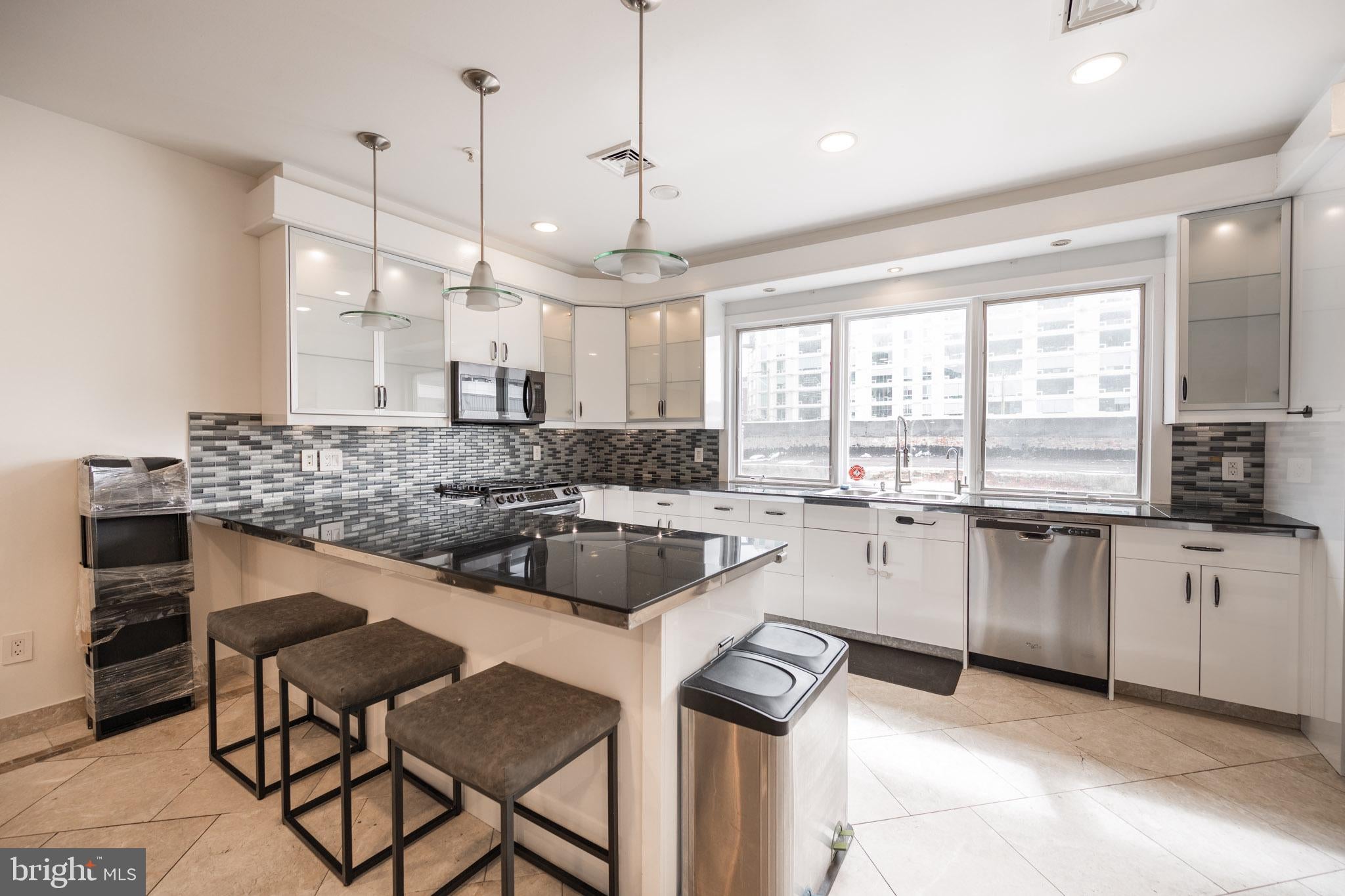 919 N FRONT STREET UNIT G
