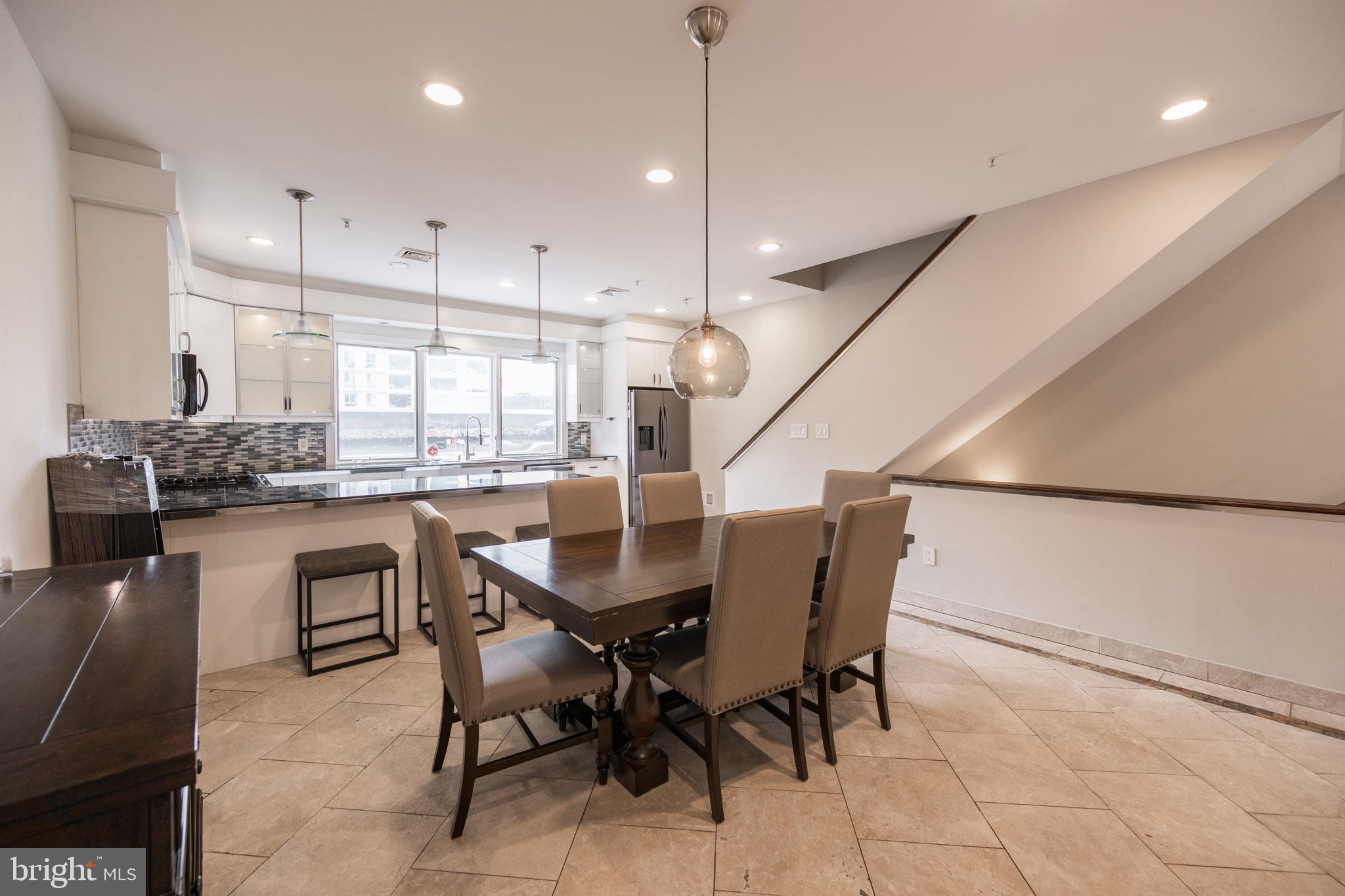 919 N FRONT STREET UNIT G