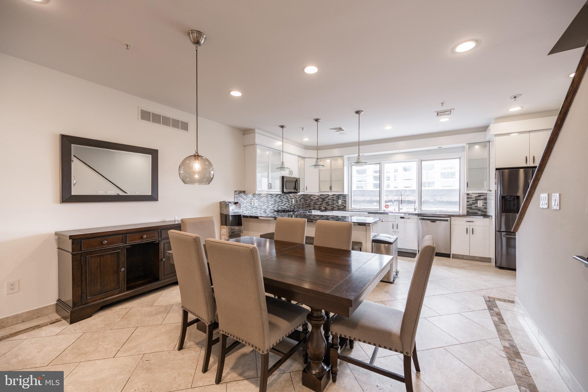 919 N FRONT STREET UNIT G