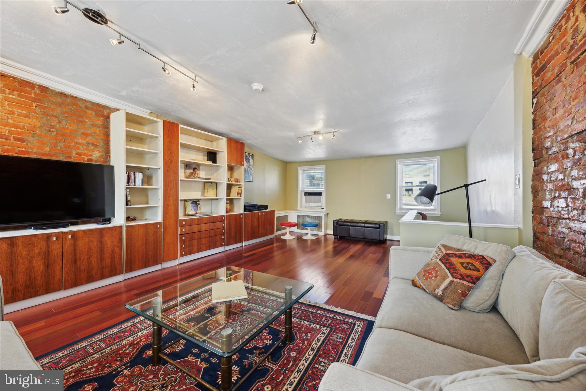 PASSYUNK SQUARE - Residential