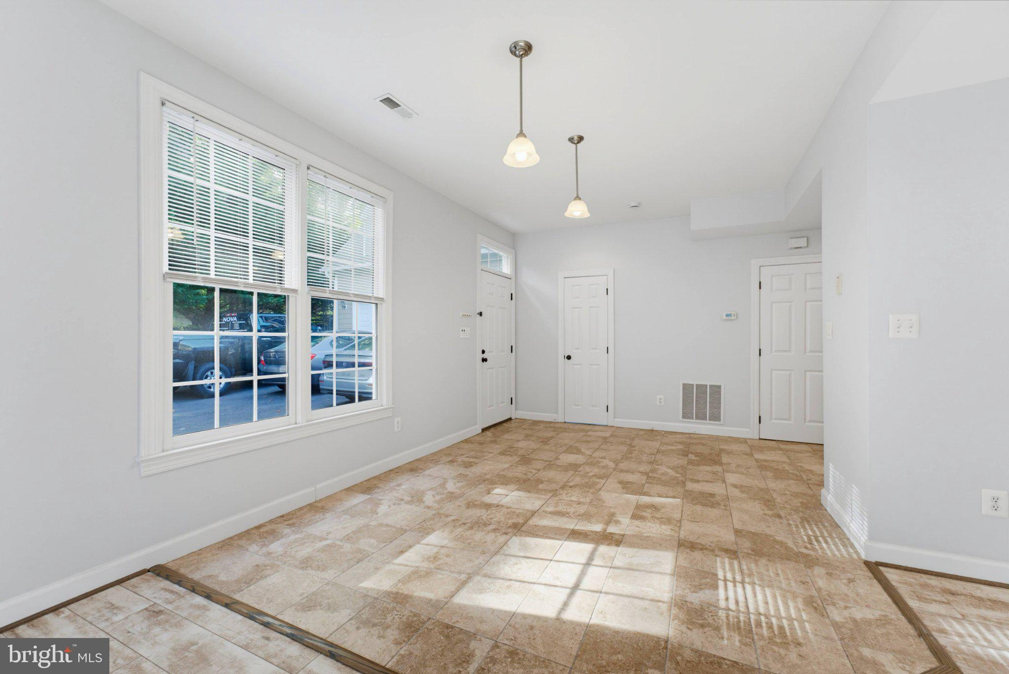 10903 MAPLE STREET