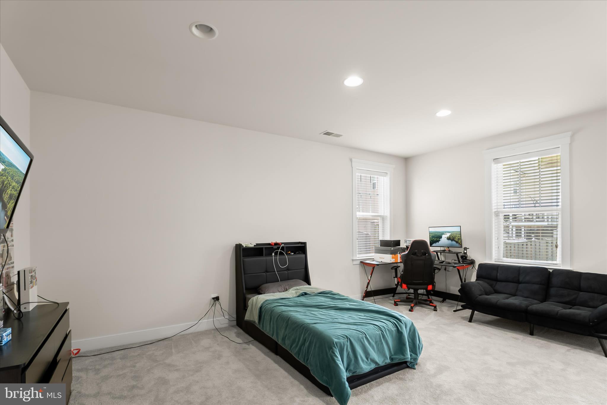 MAYFAIR - Residential