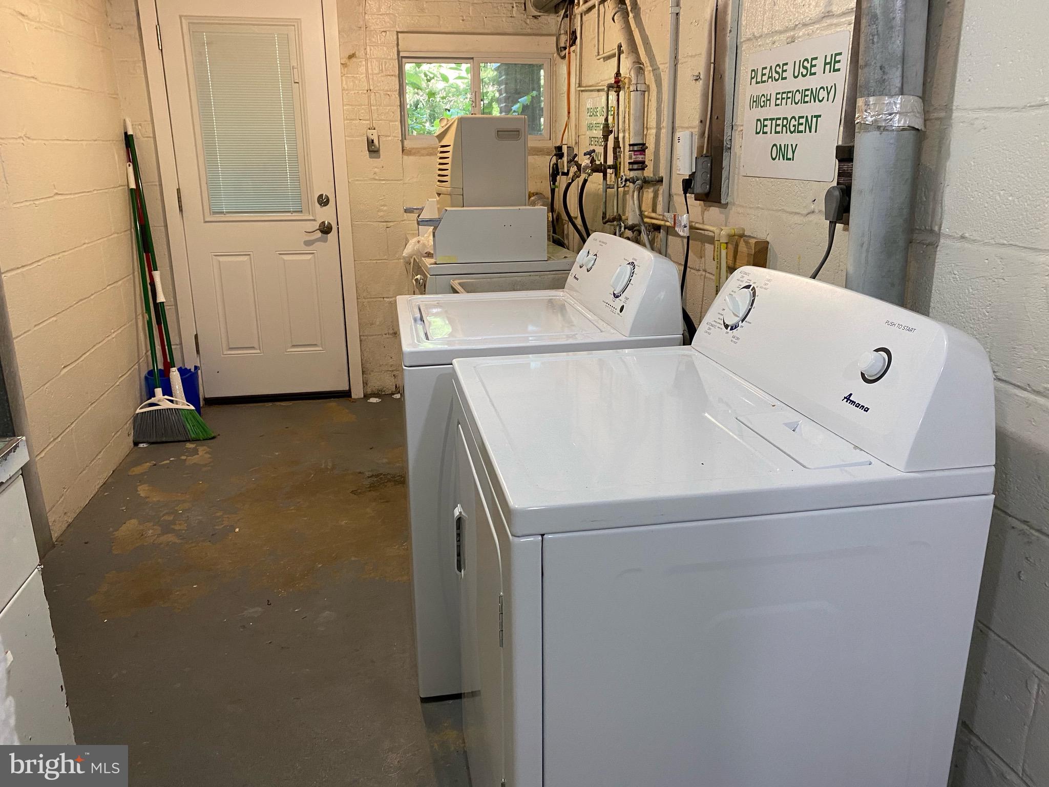 CLARENDON - Residential Lease