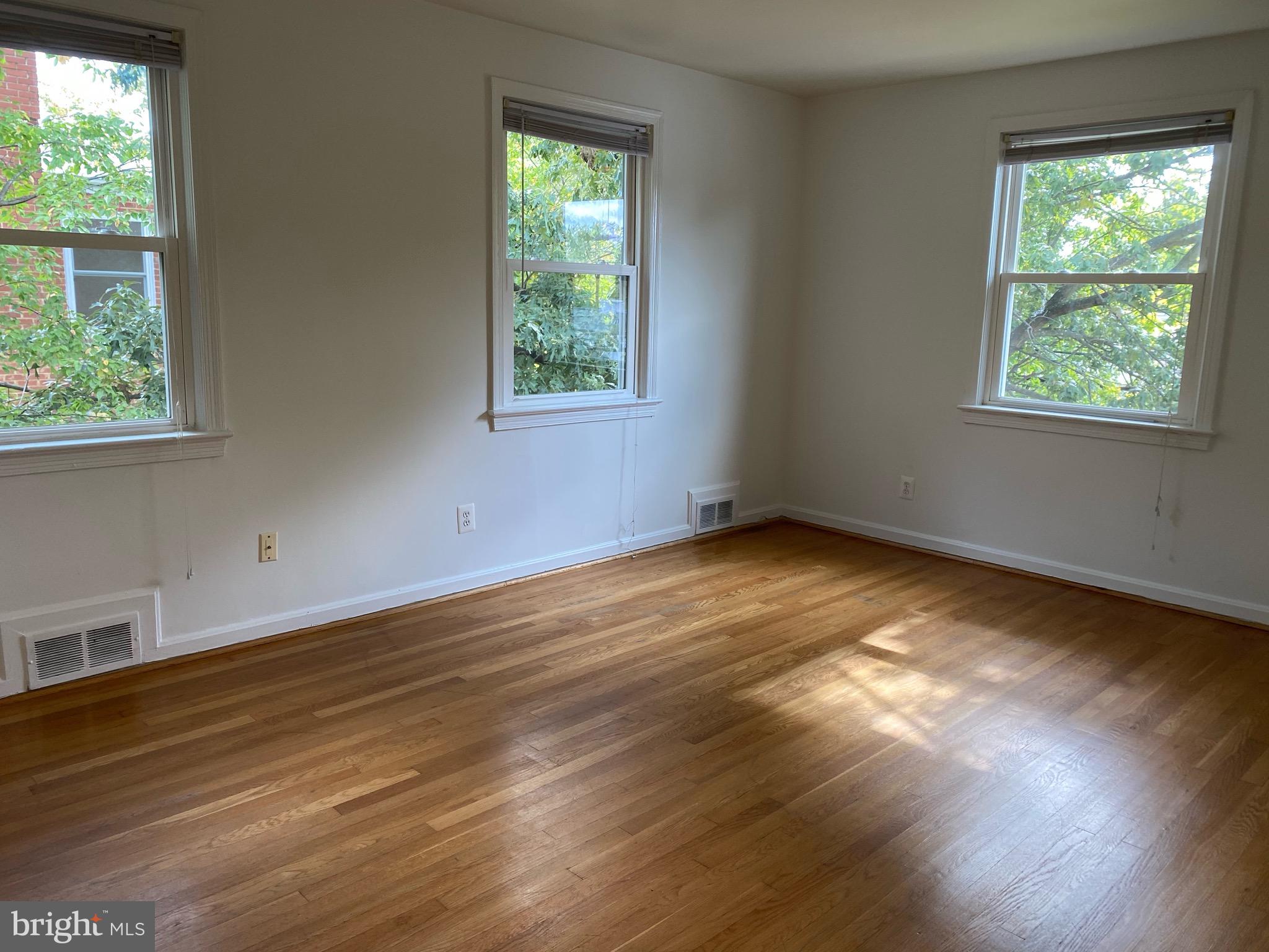 CLARENDON - Residential Lease