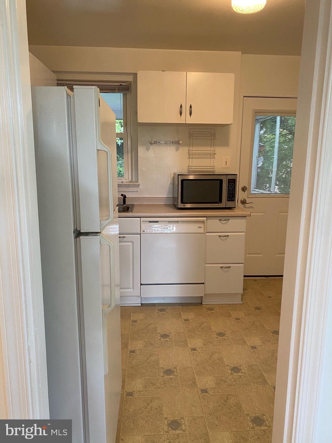 CLARENDON - Residential Lease