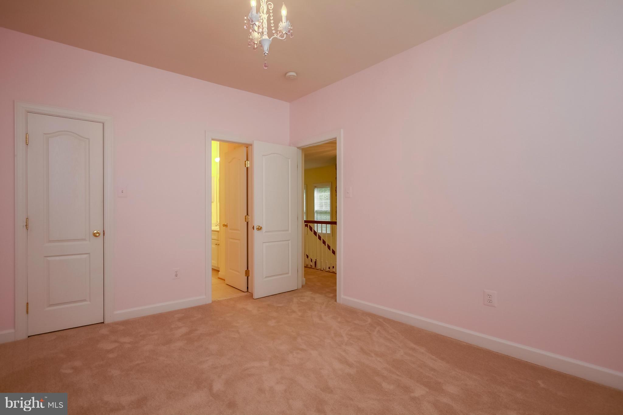 SOUTHDOWN SHORES - Residential