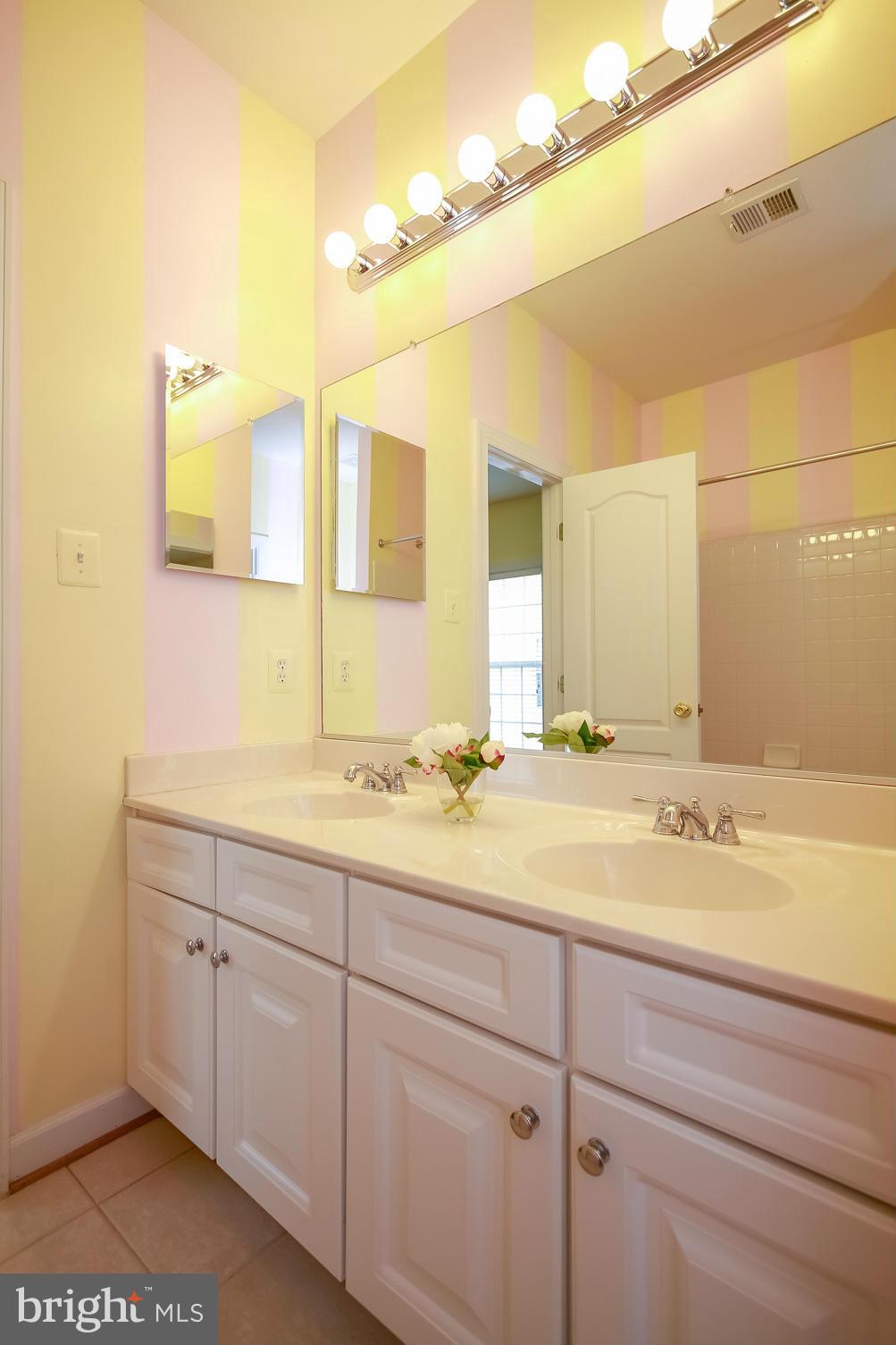 SOUTHDOWN SHORES - Residential