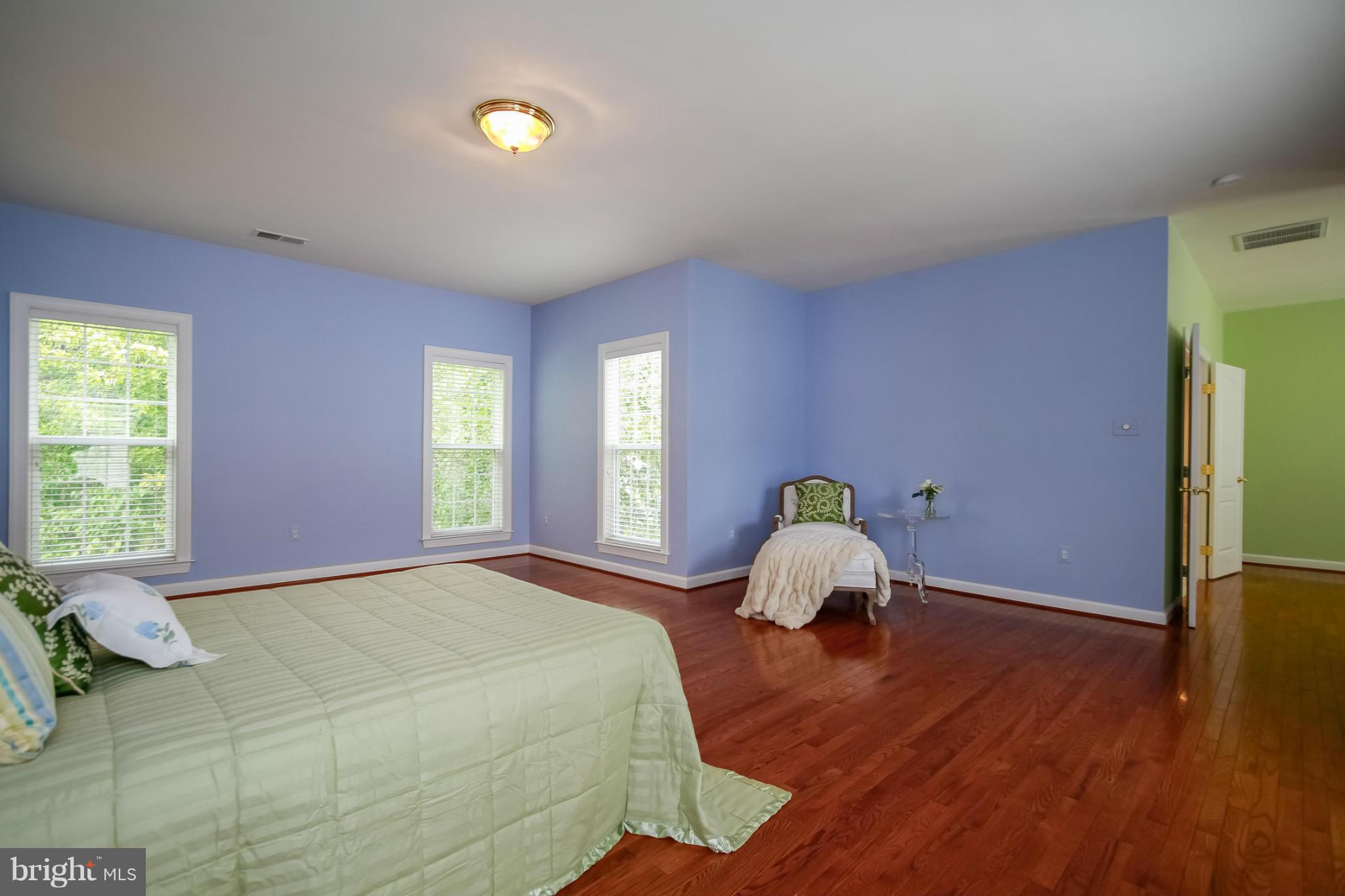 SOUTHDOWN SHORES - Residential