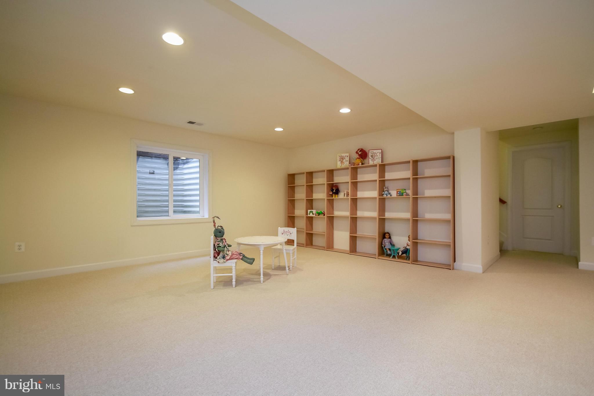 SOUTHDOWN SHORES - Residential