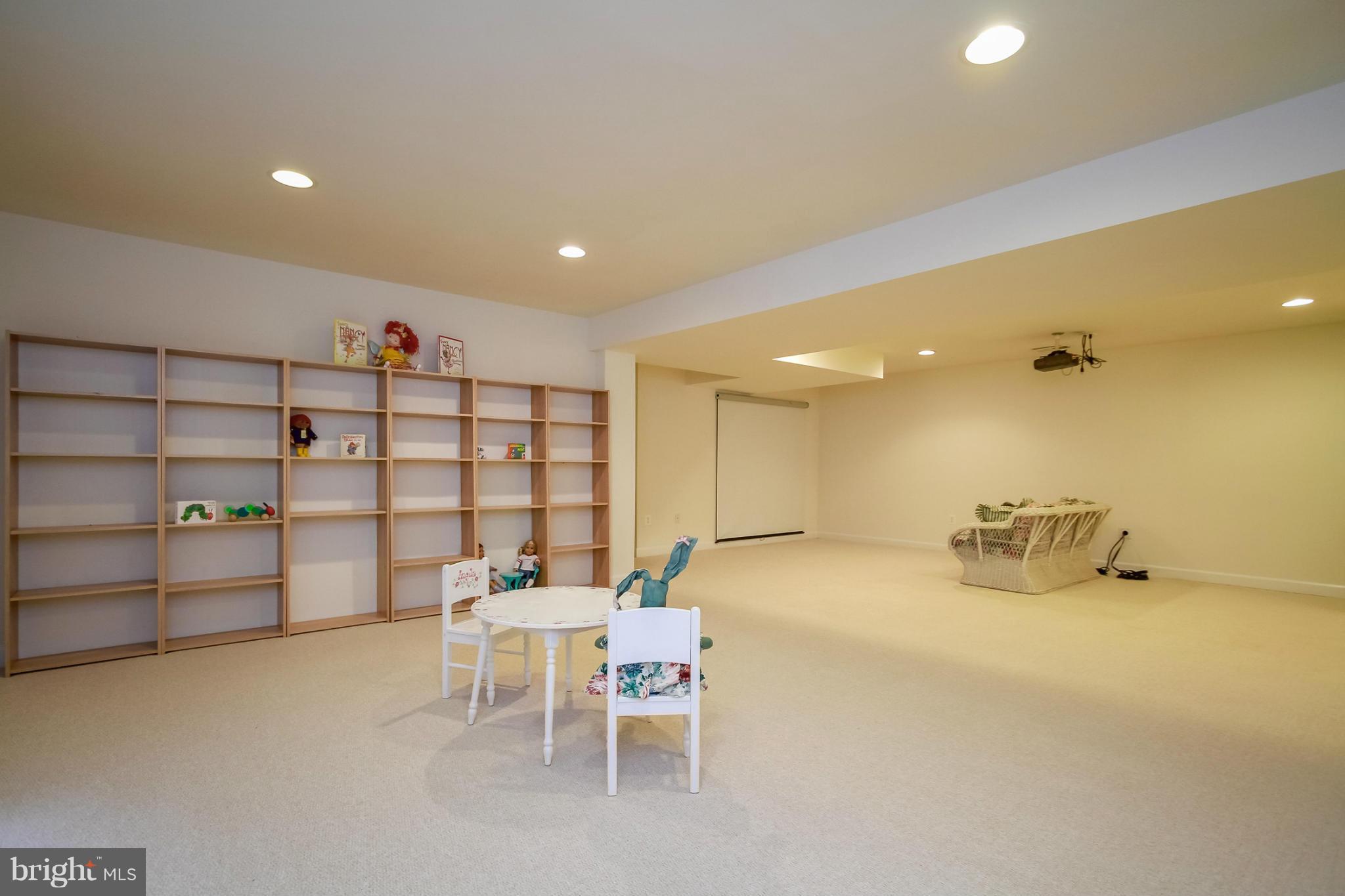 SOUTHDOWN SHORES - Residential