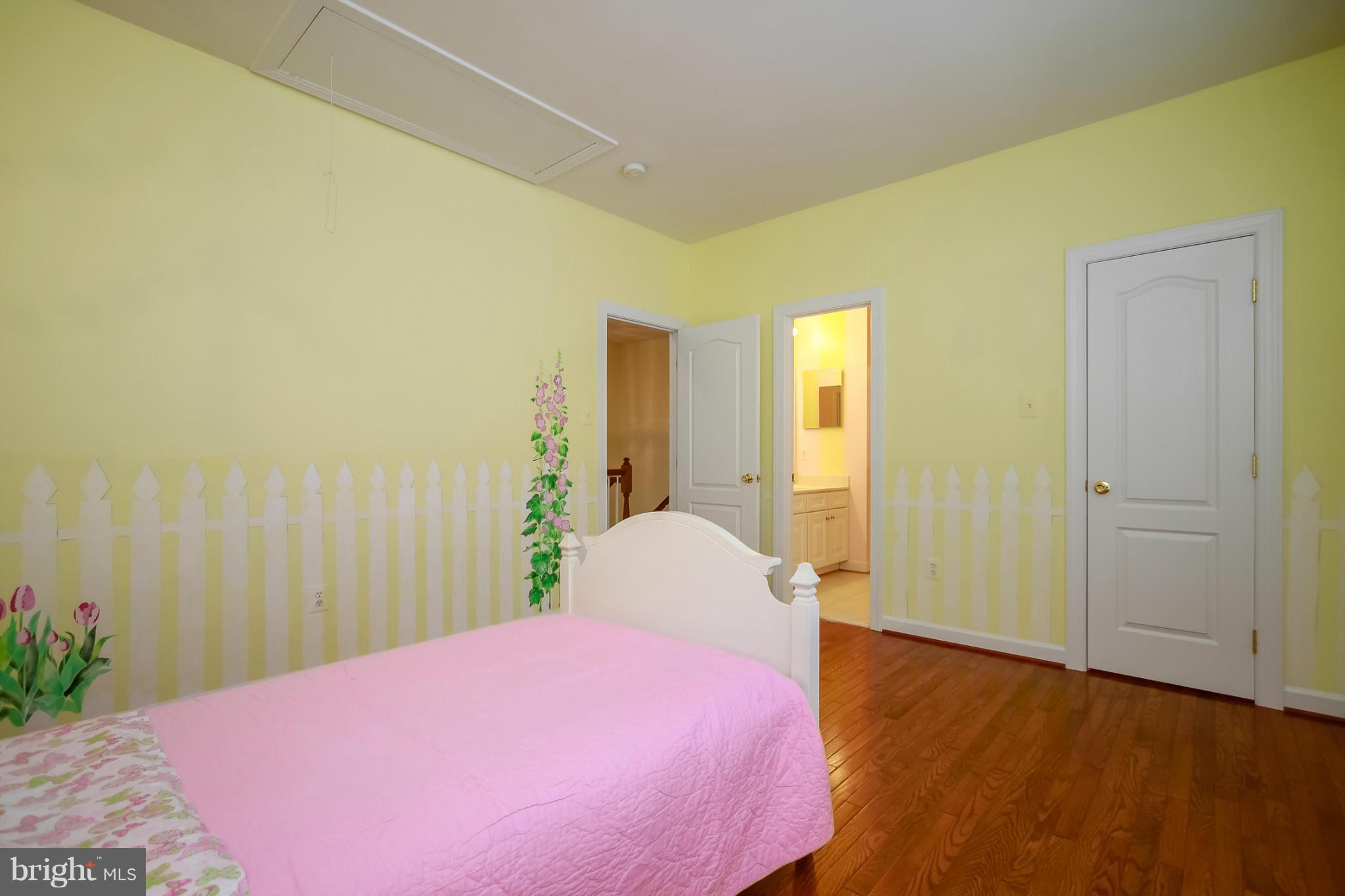 SOUTHDOWN SHORES - Residential