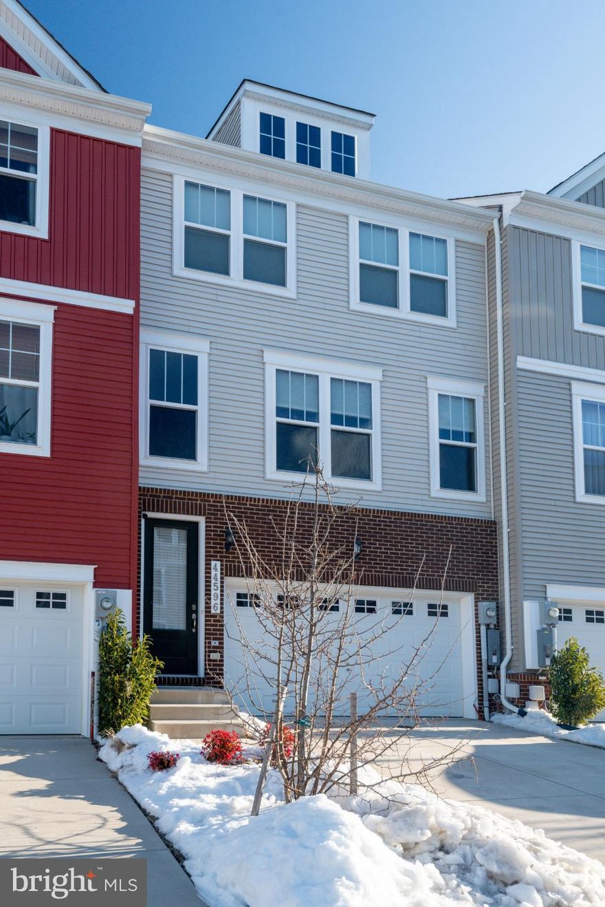 Beautiful newer townhome in desirable Wildewood — perfect for buyers seeking low-maintenance living without sacrificing space or style! This bright and spacious home features an open, functional layout, a modern kitchen ideal for cooking and gathering, and generously sized rooms filled with natural light. Well-maintained and truly move-in ready, with a prime location close to shopping, dining, and commuter routes — a fantastic opportunity to call this place home. Fully Finished basement with bath and garage.