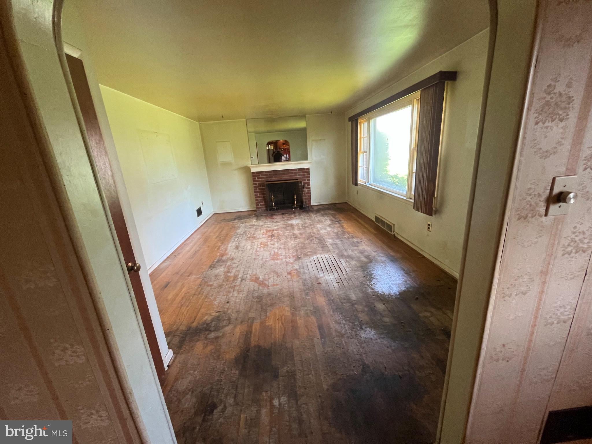 422 REDWOOD DRIVE