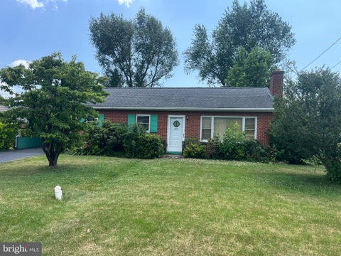 Homes For Sale - 422 Redwood Drive<br/> LANCASTER, PA 17603