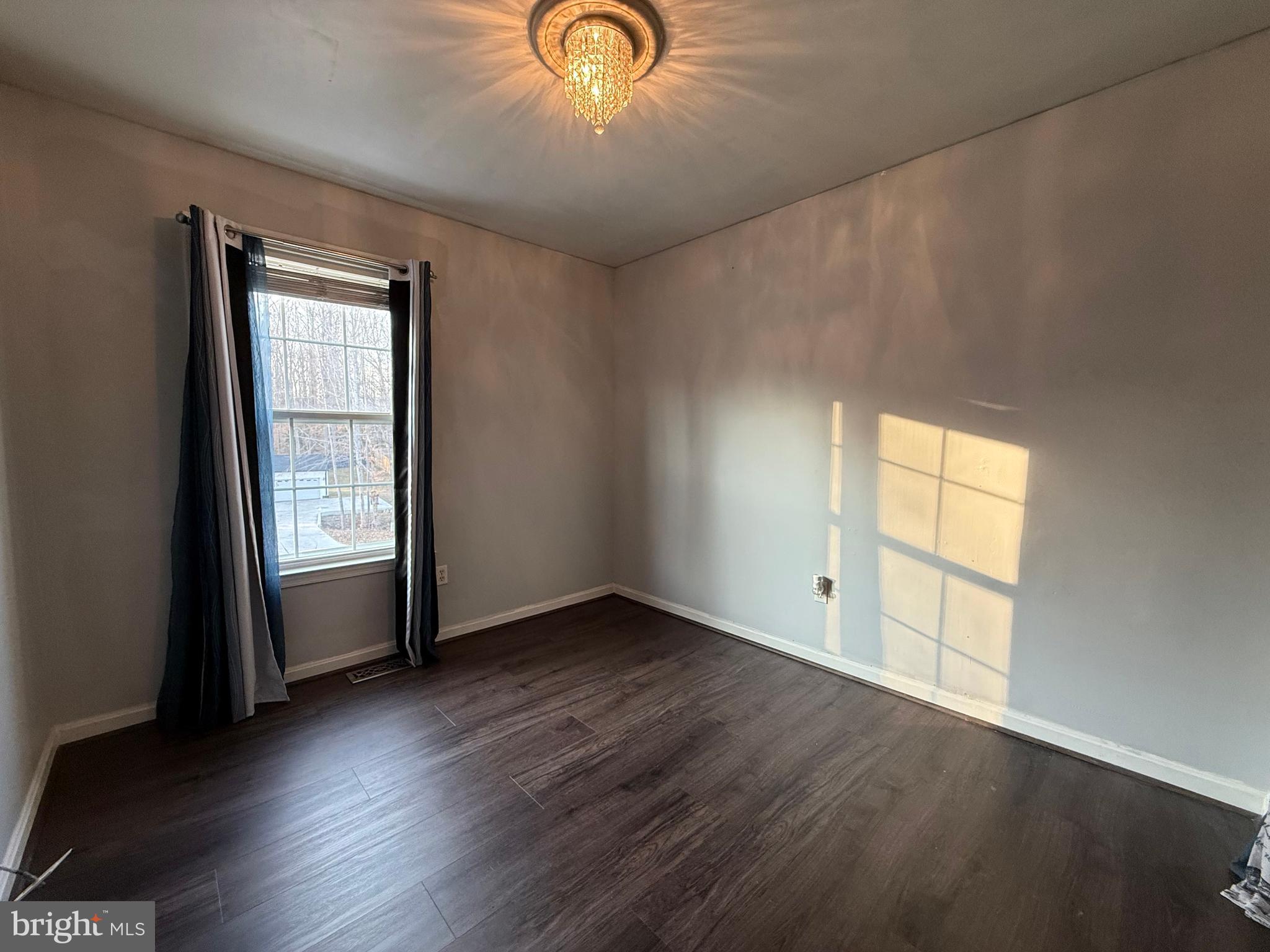 SURRY WOODS - Residential Lease