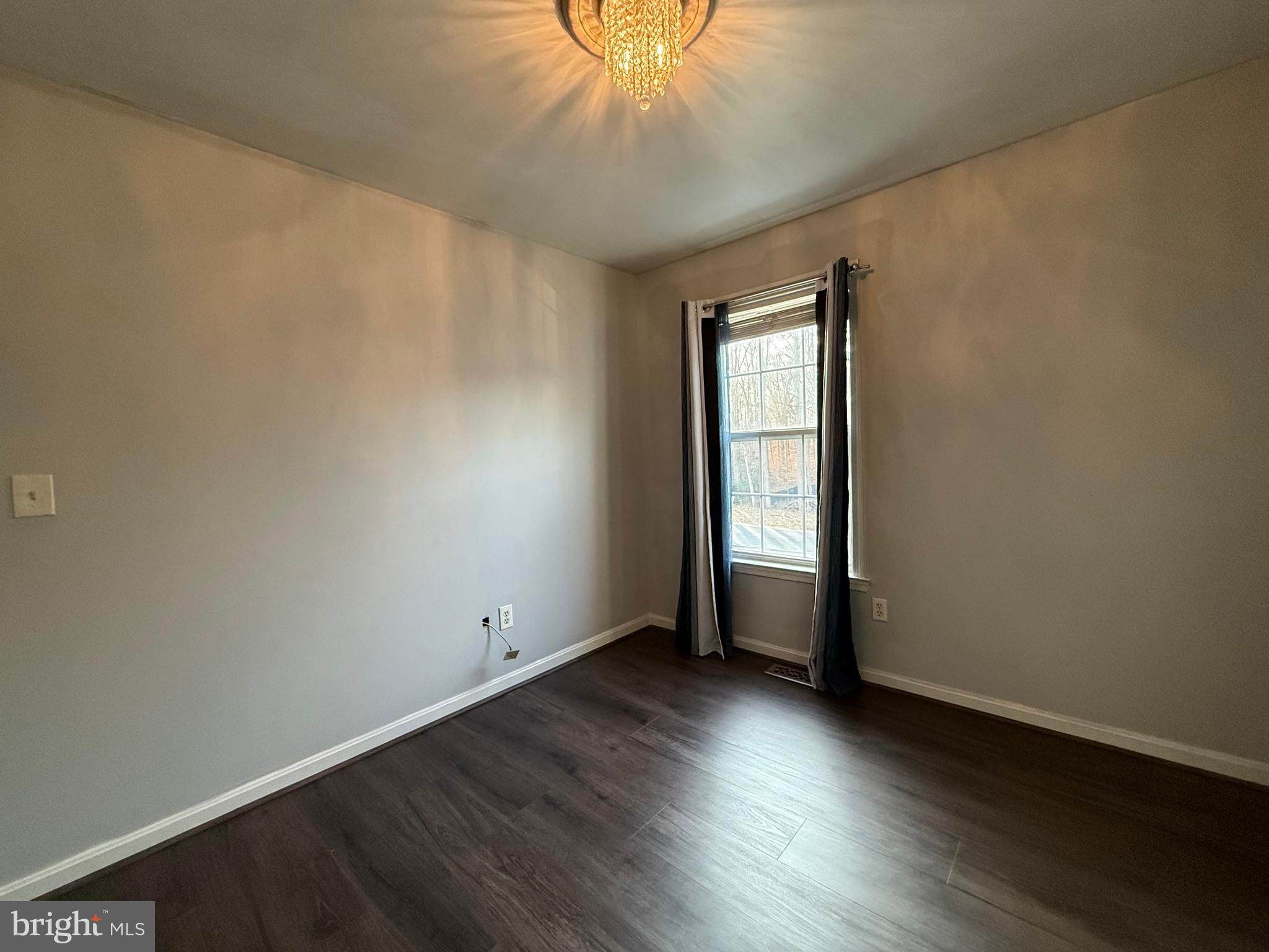 SURRY WOODS - Residential Lease