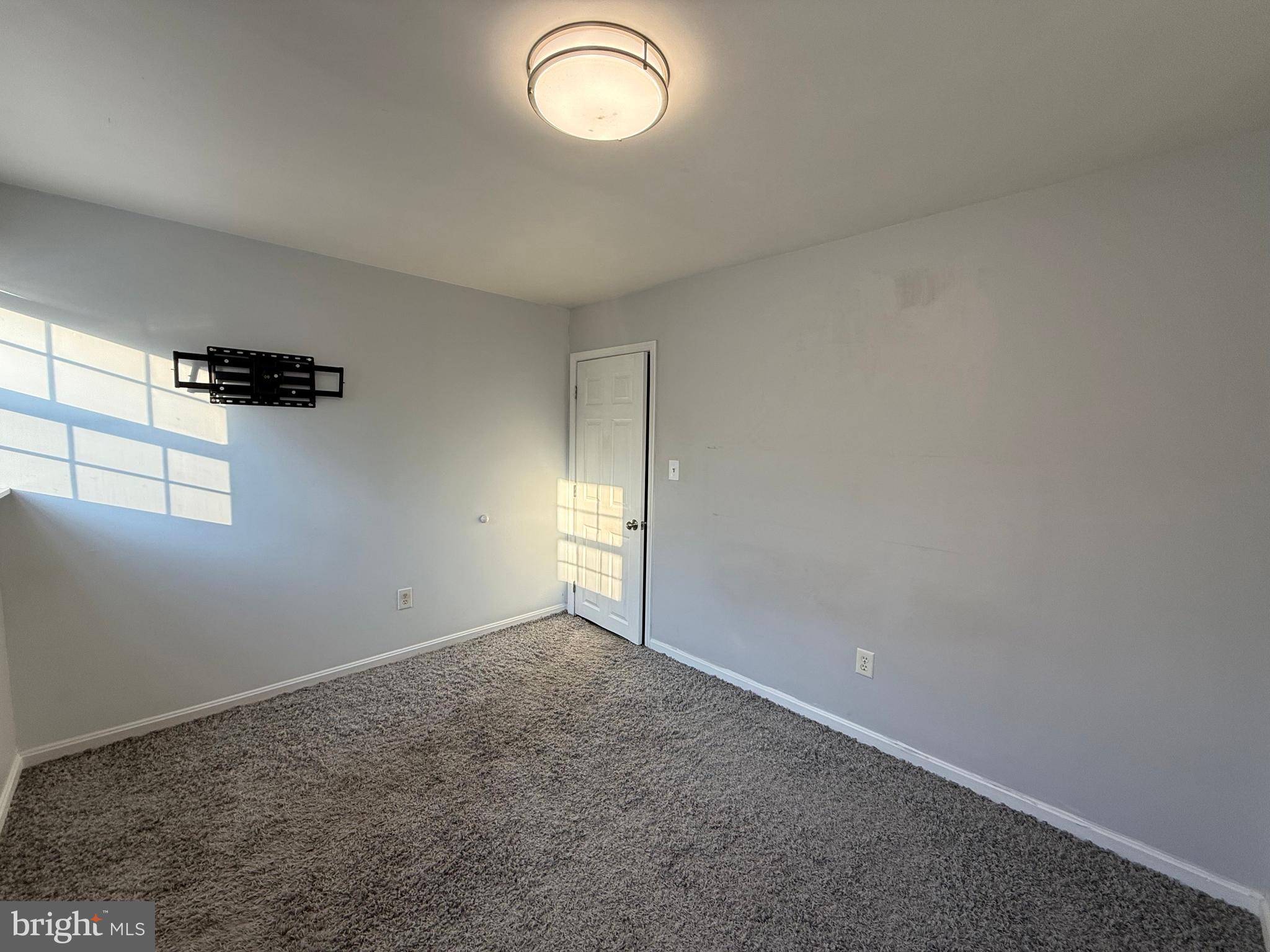 SURRY WOODS - Residential Lease