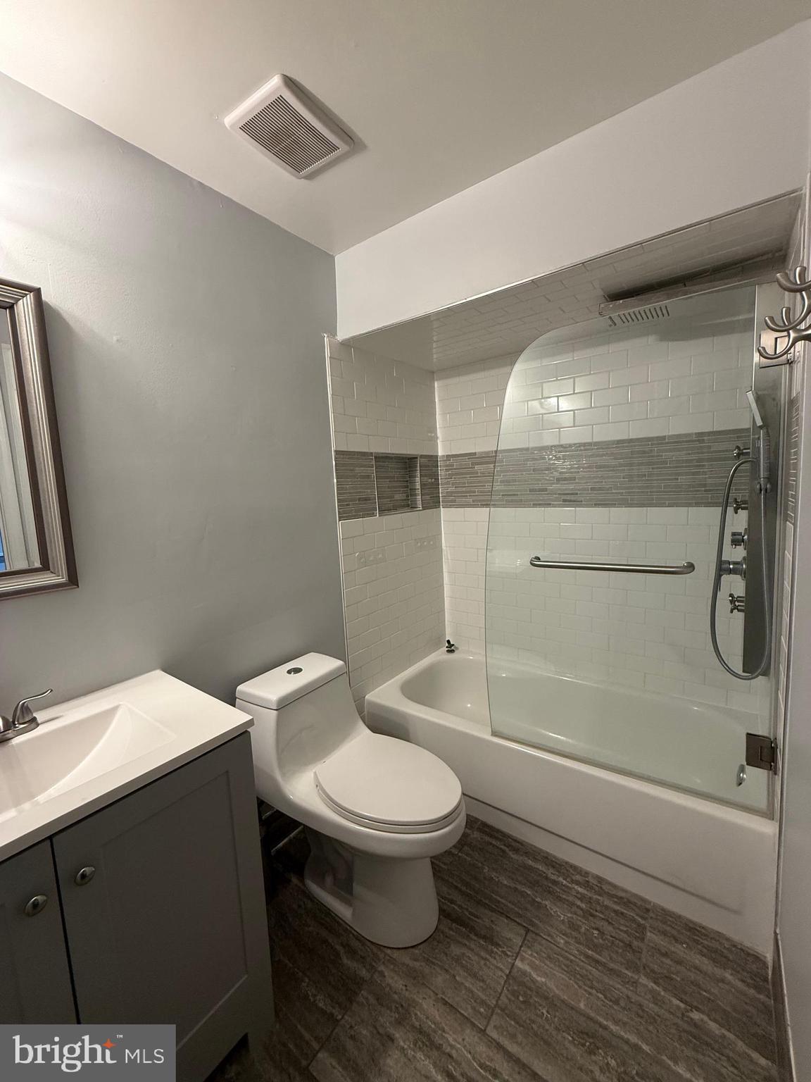 SURRY WOODS - Residential Lease