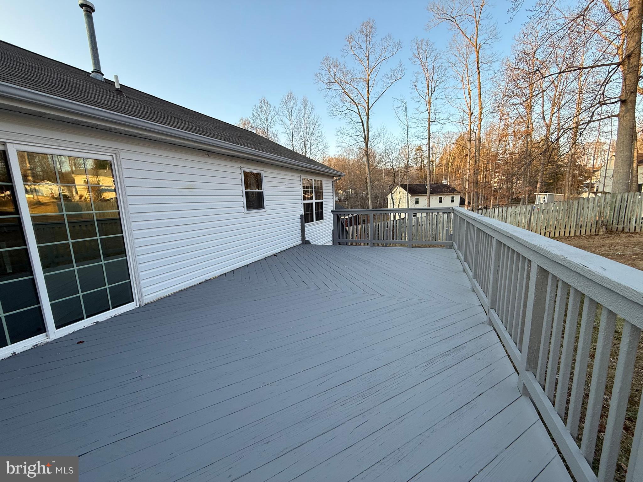 SURRY WOODS - Residential Lease