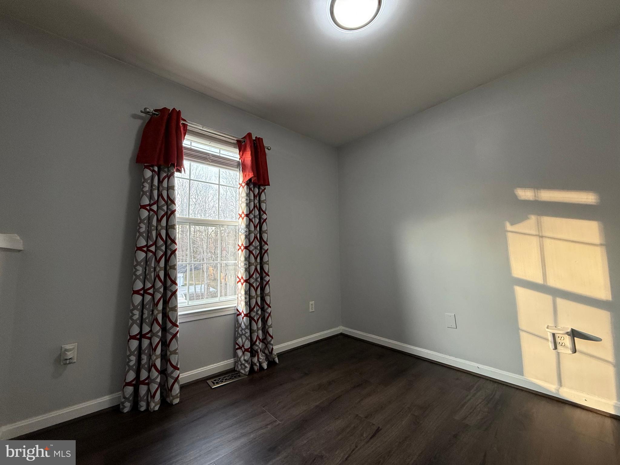 SURRY WOODS - Residential Lease