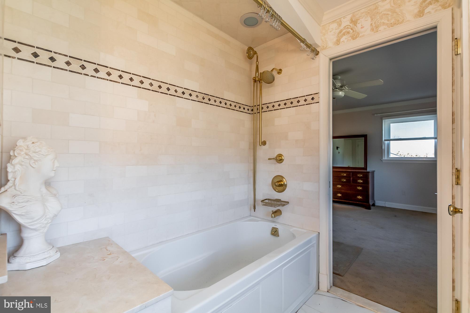 GLEN ARM - Residential Lease