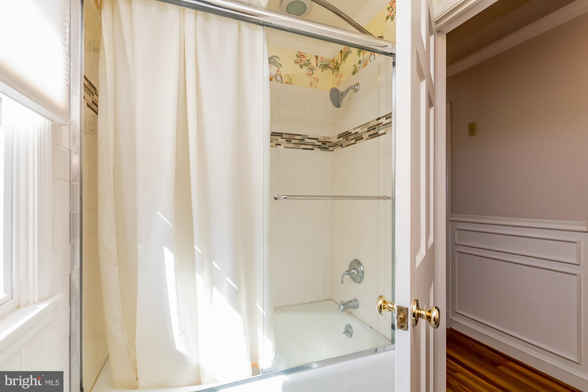 GLEN ARM - Residential Lease