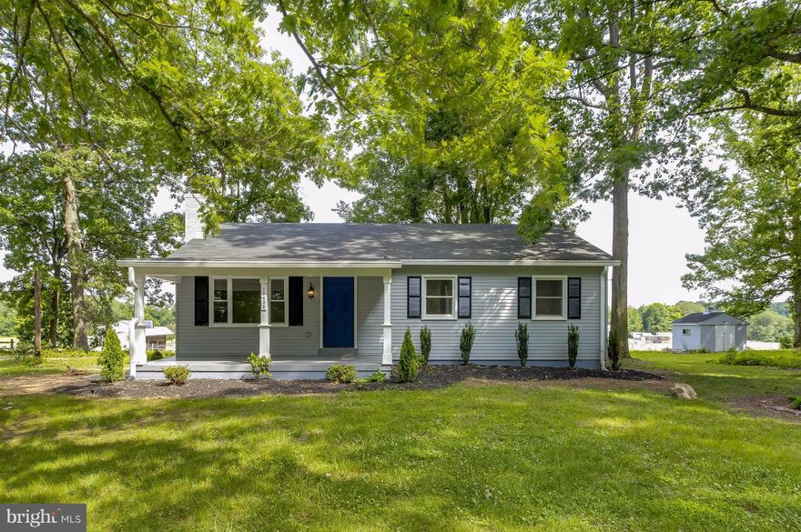 TOTALLY RENOVATED & SPACIOUS DESIGNER HOME ON 1 ACRE WITH SWEEPING VIEWS OF HORSE PASTURES. Two fully finished and expanded levels, new kitchen/living areas, new baths, wood burning fireplace, new finished walkout bsmt. Scenic setting and great privacy. Great location within the Poolesville Magnet/Blue Ribbon School District. Mins to commuter routes. Below appraised value.