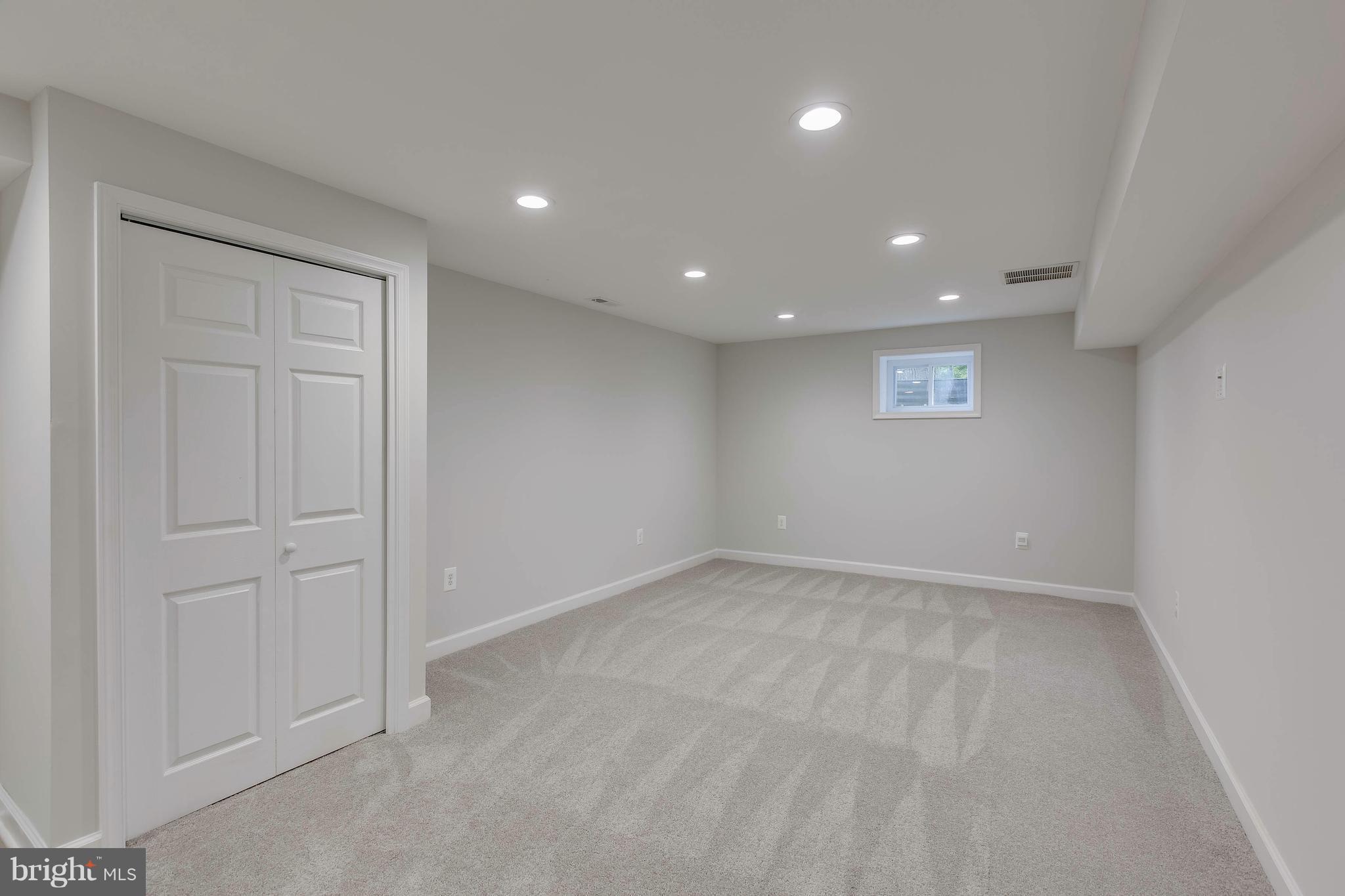 BARNESVILLE OUTSIDE - Residential