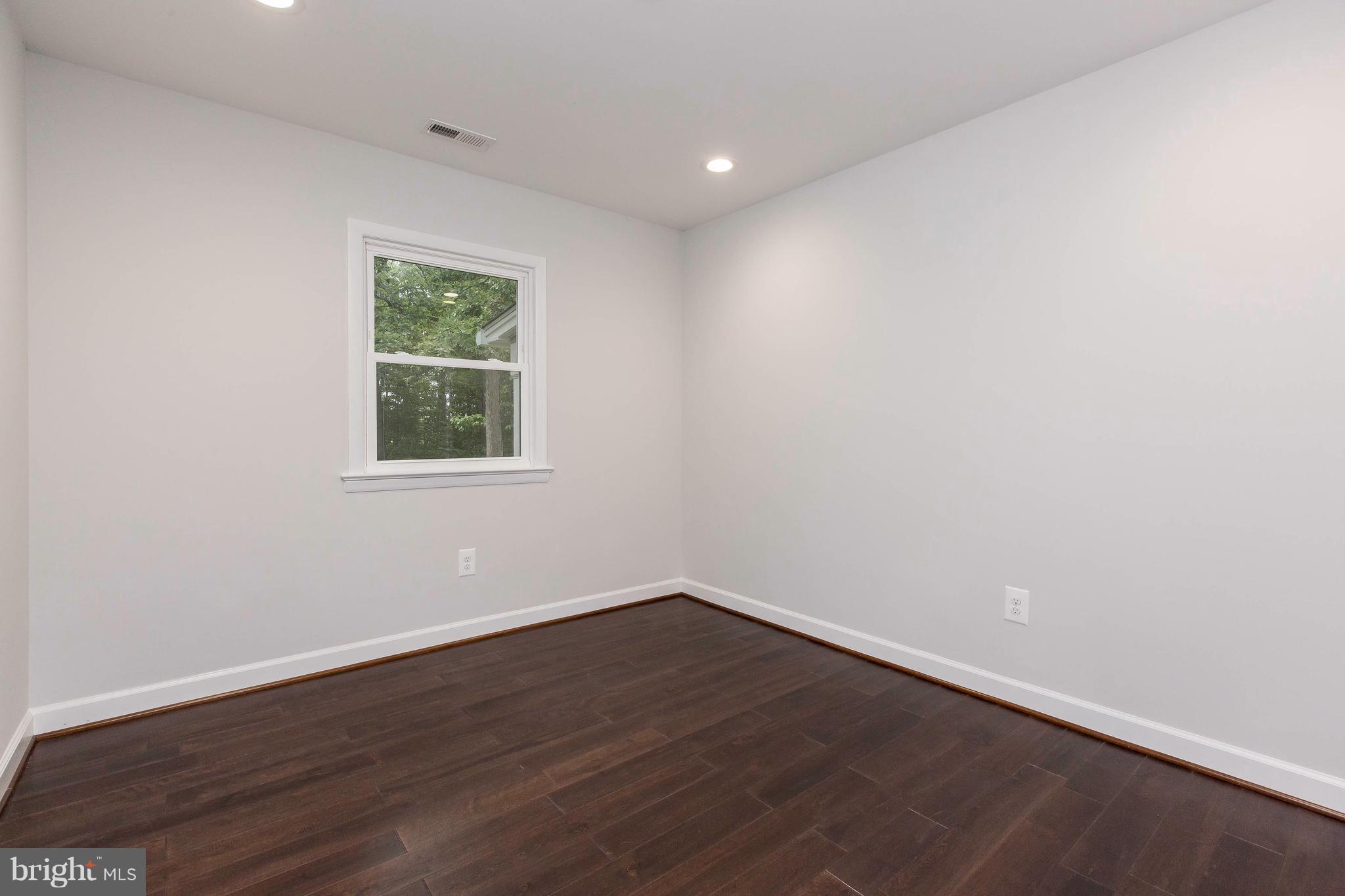 BARNESVILLE OUTSIDE - Residential