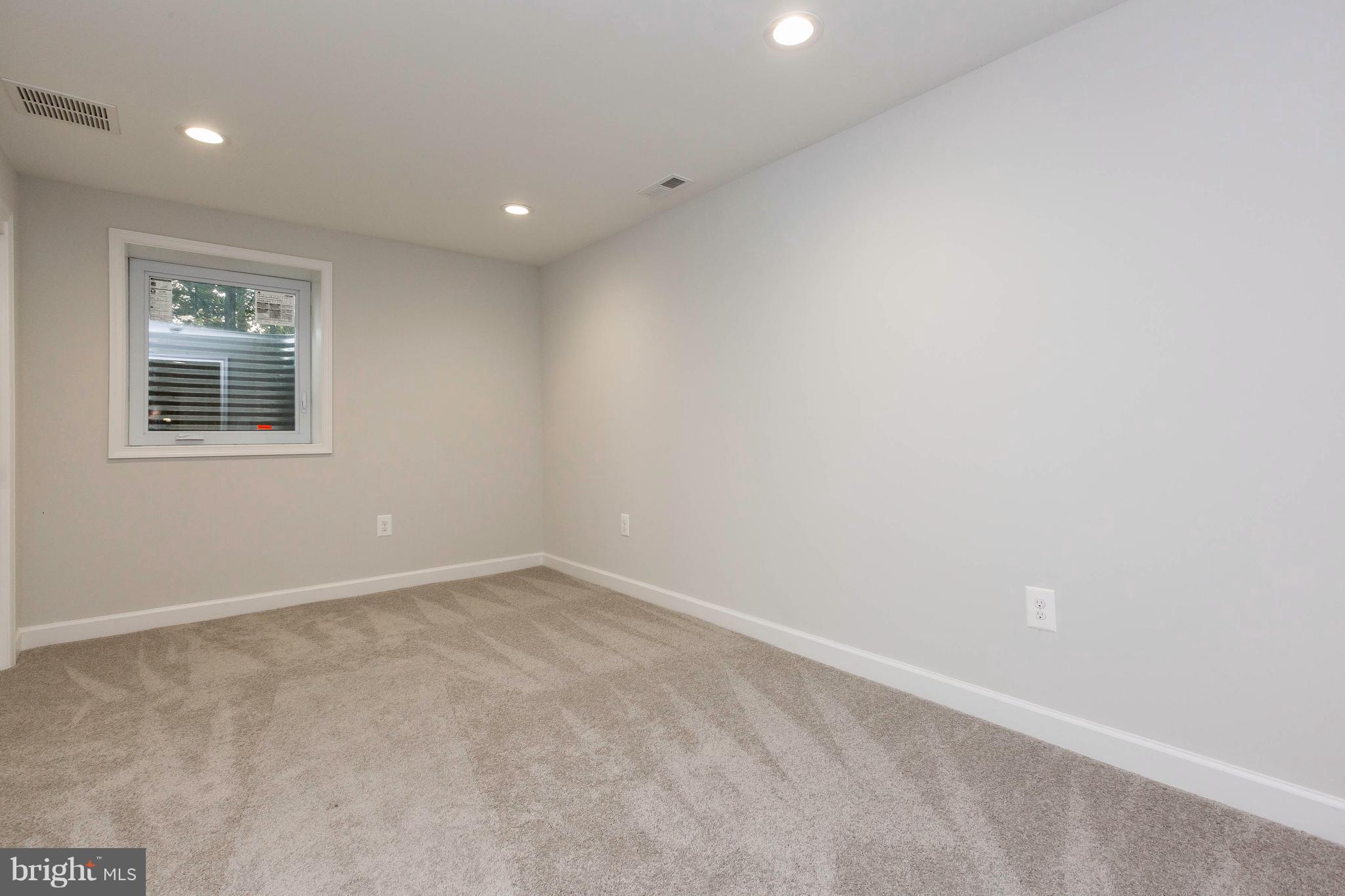 BARNESVILLE OUTSIDE - Residential