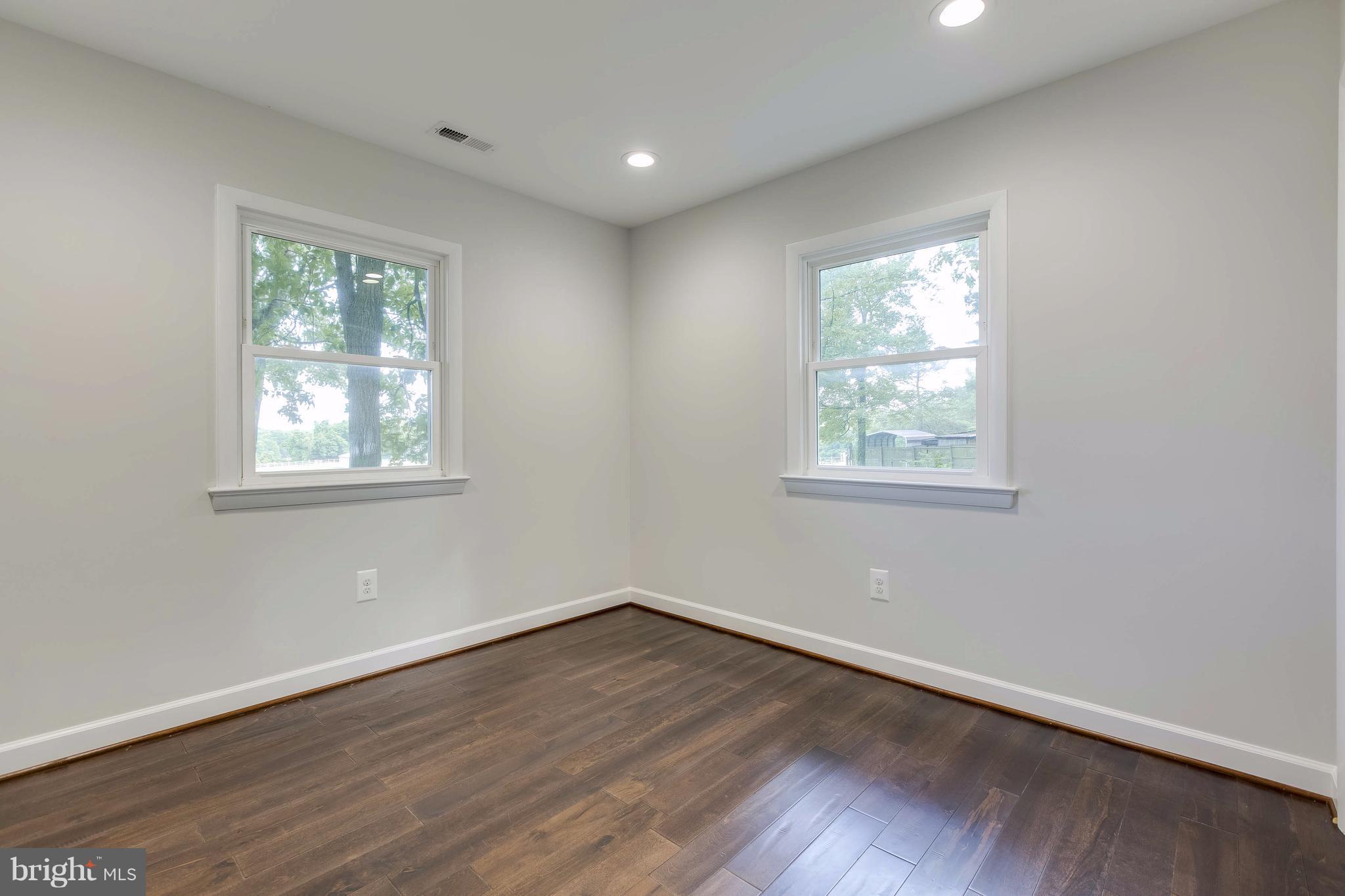 BARNESVILLE OUTSIDE - Residential