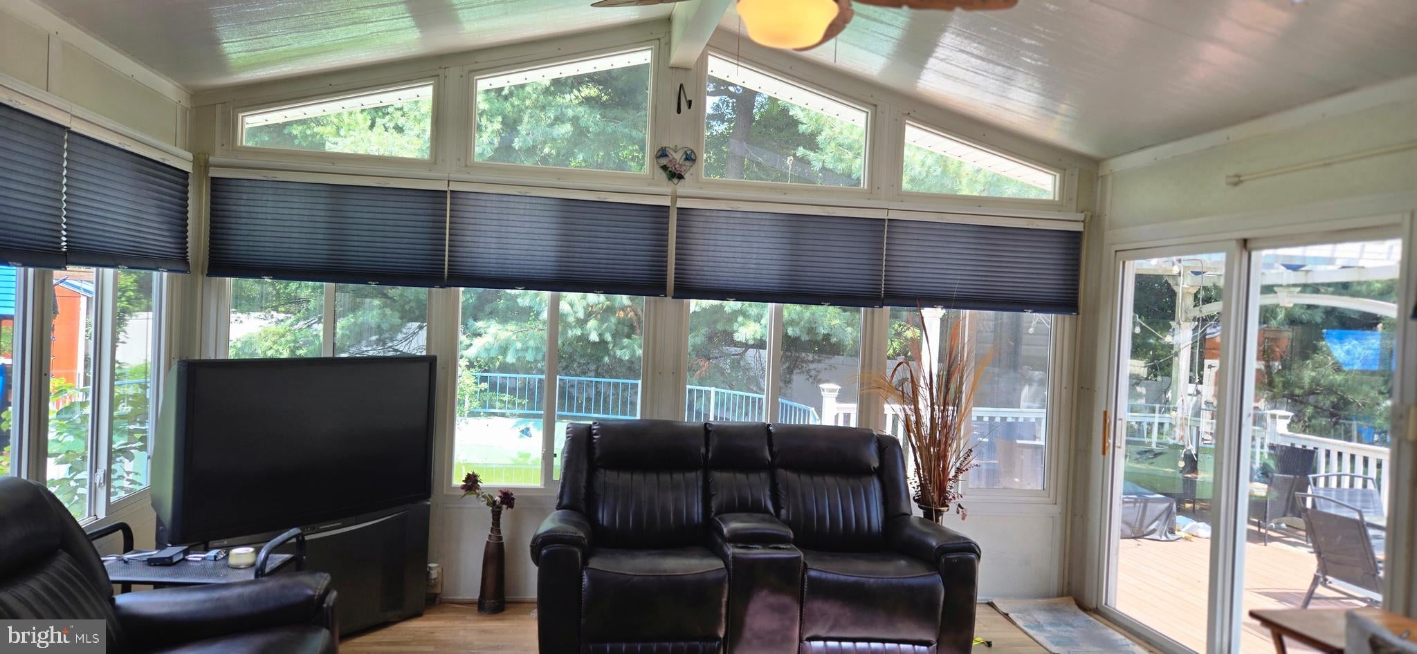 729 RAINBOW COURT