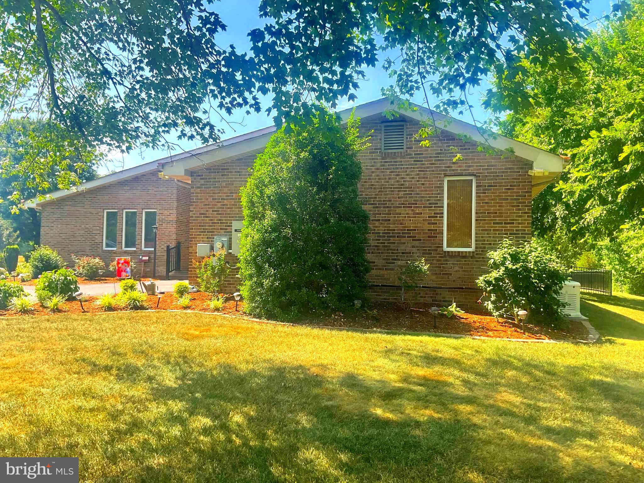 560 TROON ROAD