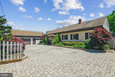 3689 1ST AVENUE EDGEWATER MD 21037