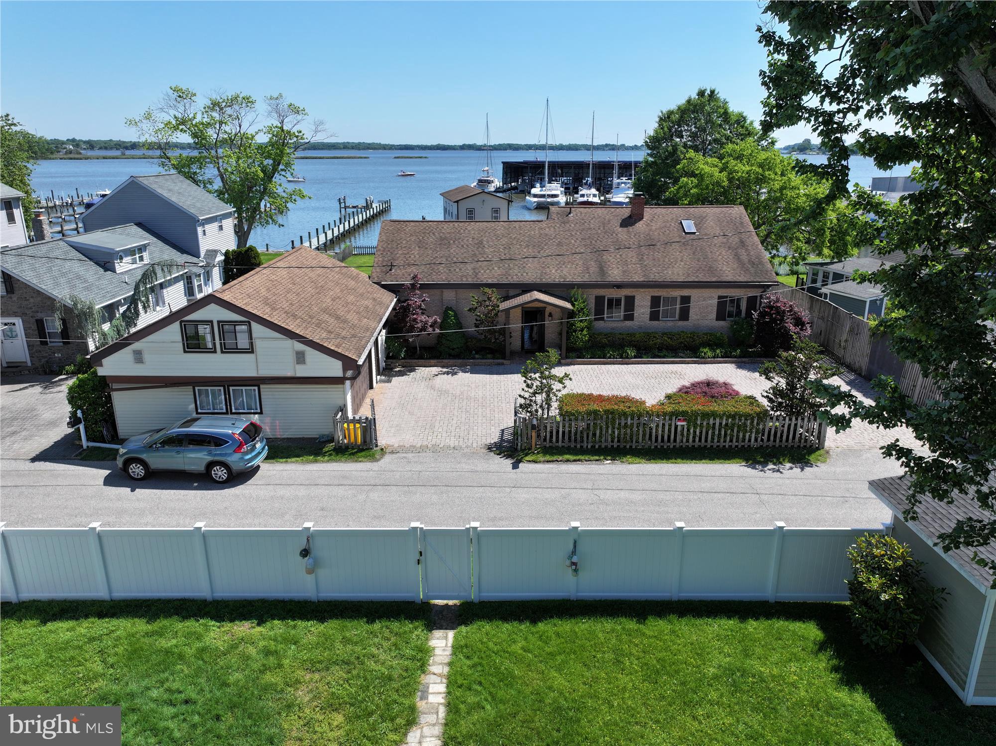 SELBY ON THE BAY - Residential