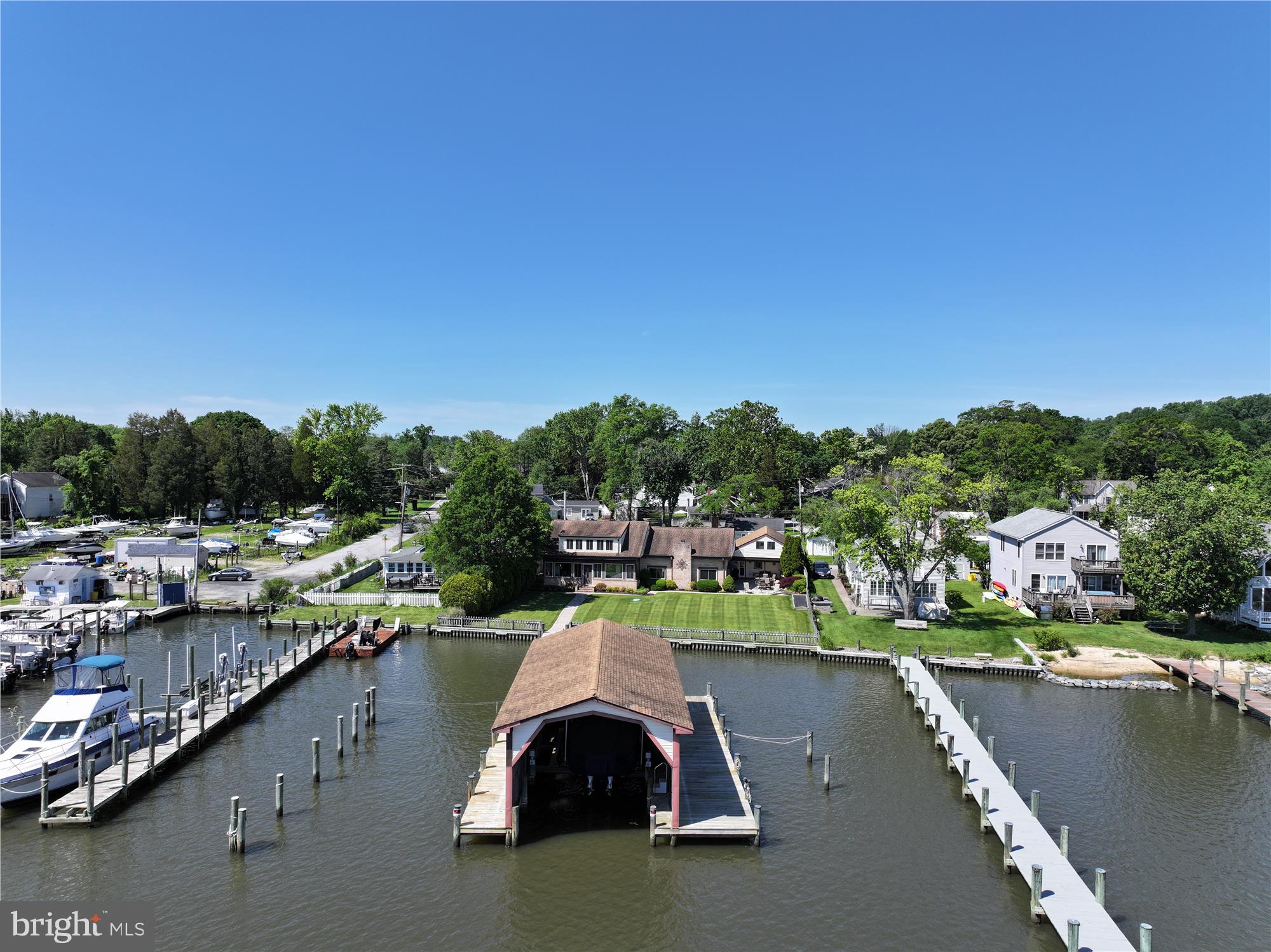 SELBY ON THE BAY - Residential