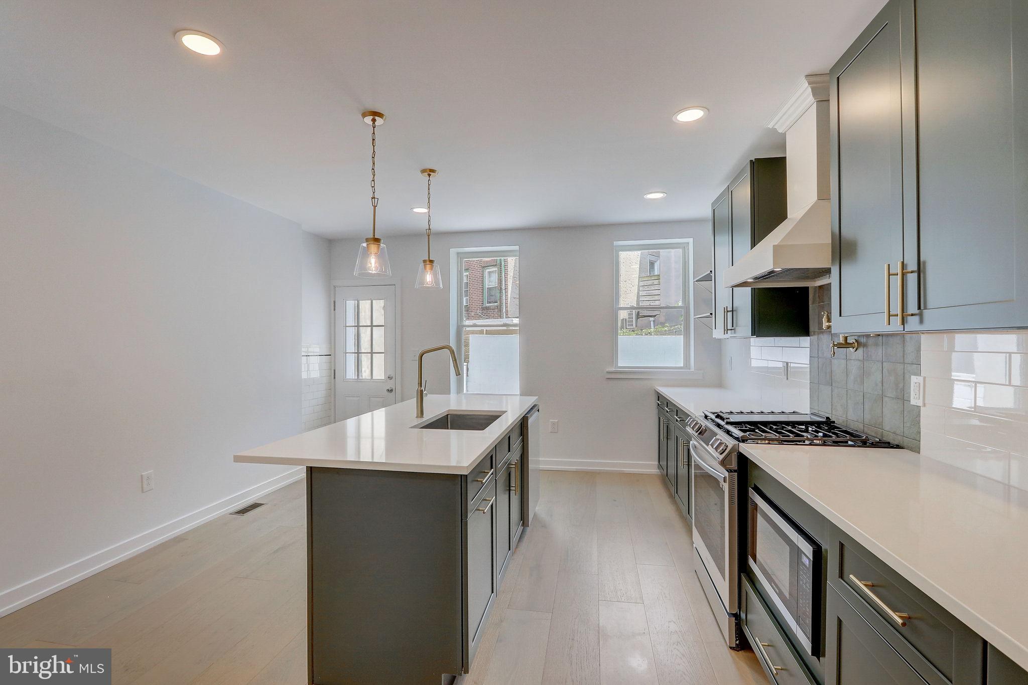 PASSYUNK SQUARE - Residential