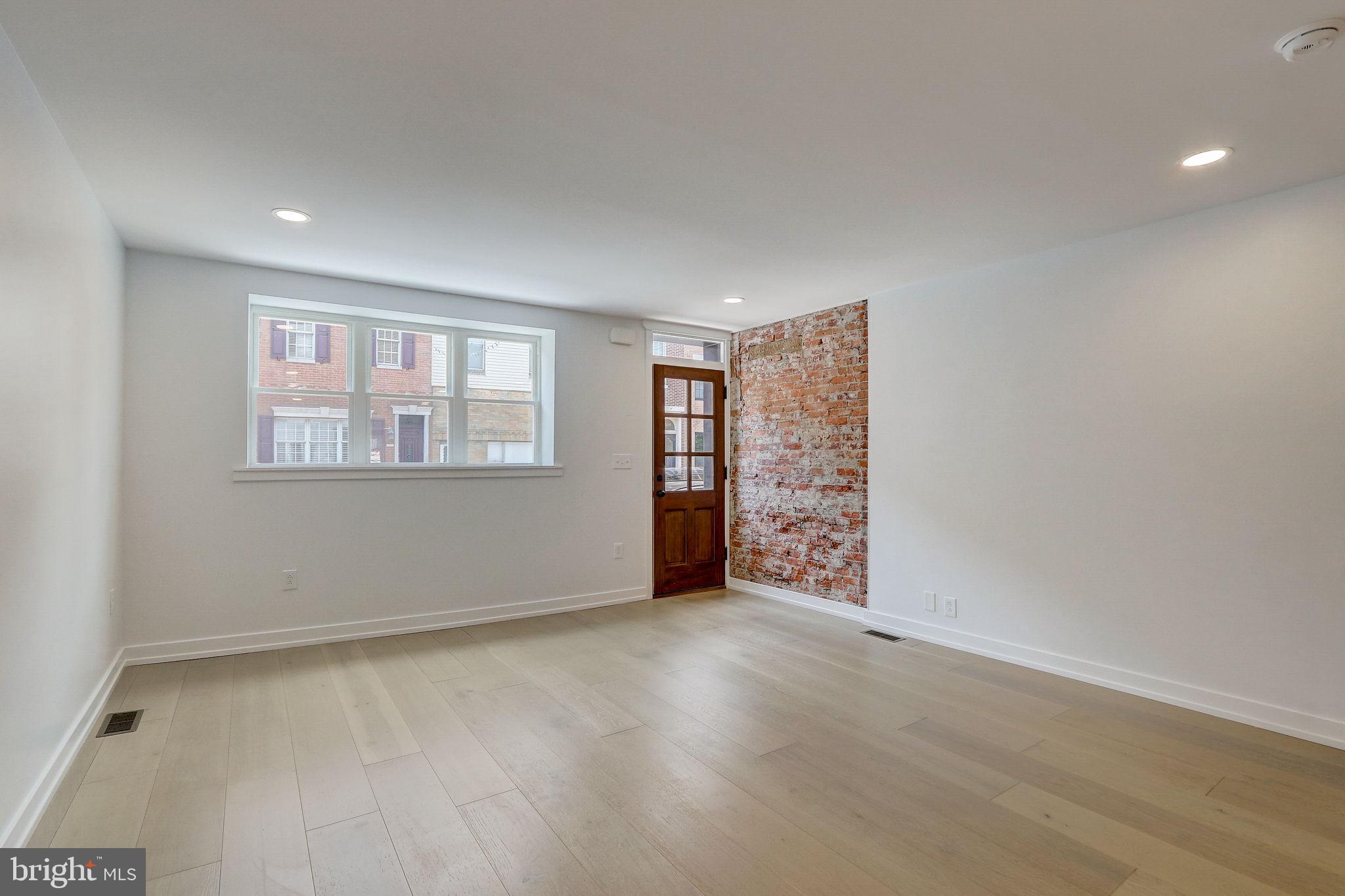 PASSYUNK SQUARE - Residential