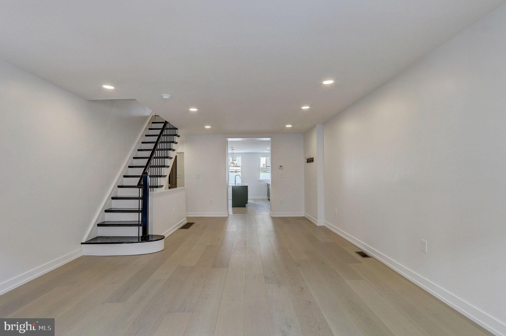 PASSYUNK SQUARE - Residential